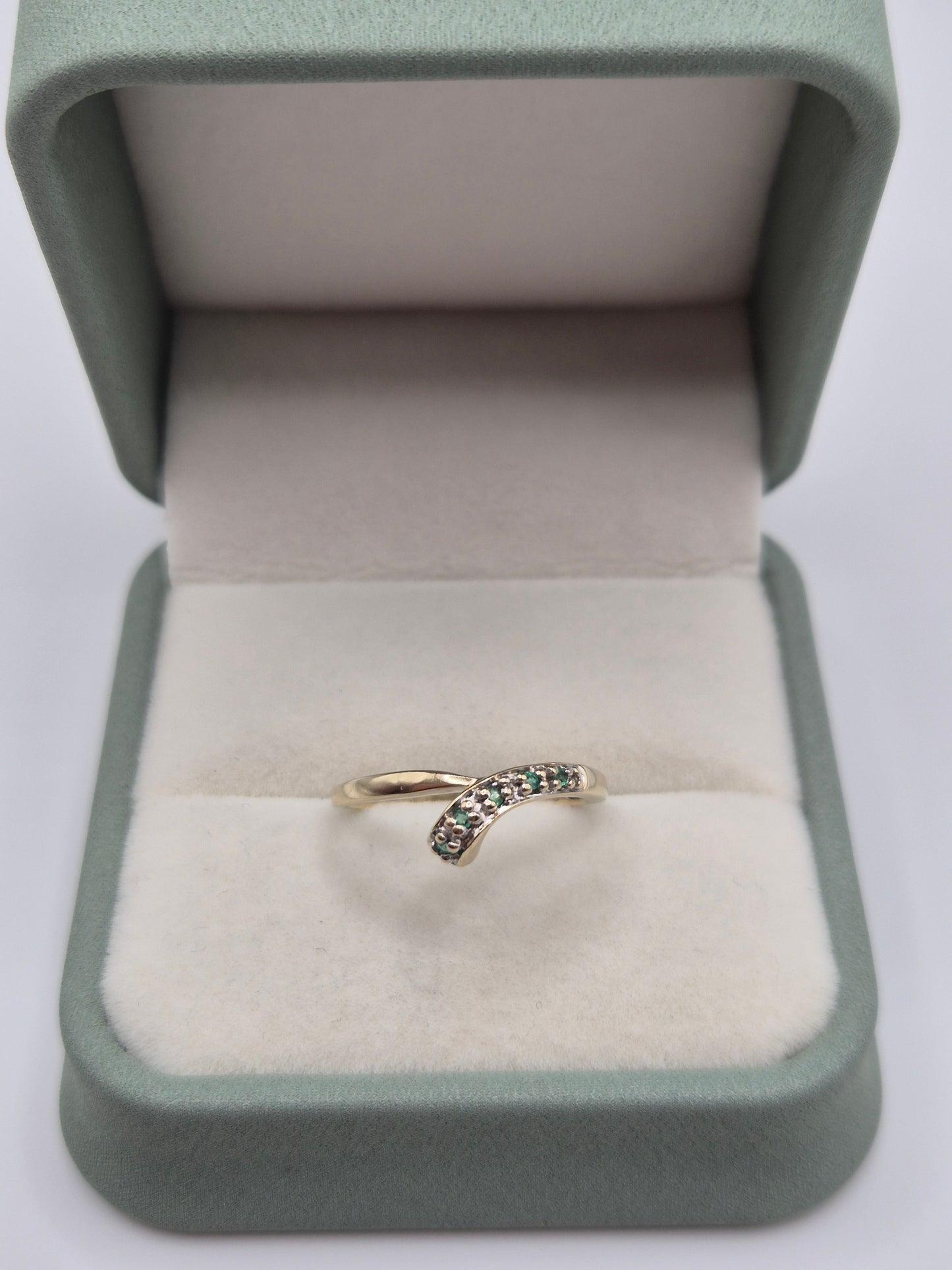 9ct gold emerald and diamond wishbone ring