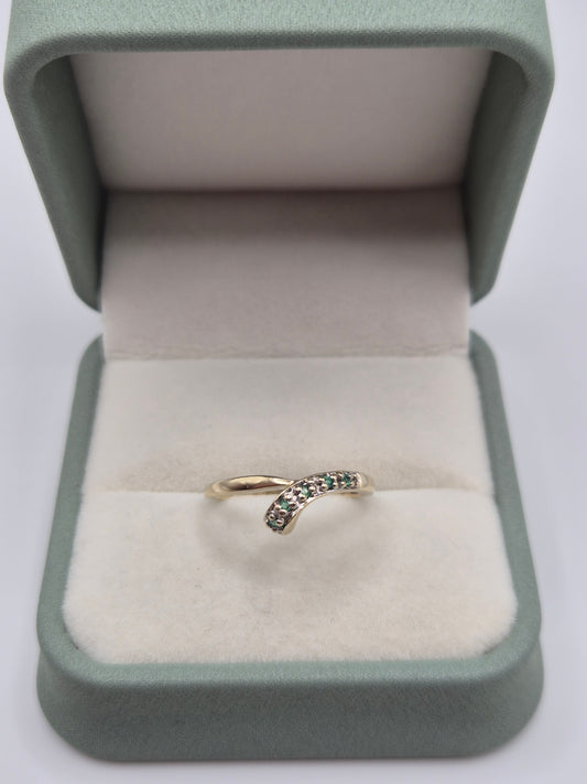 9ct gold emerald and diamond wishbone ring