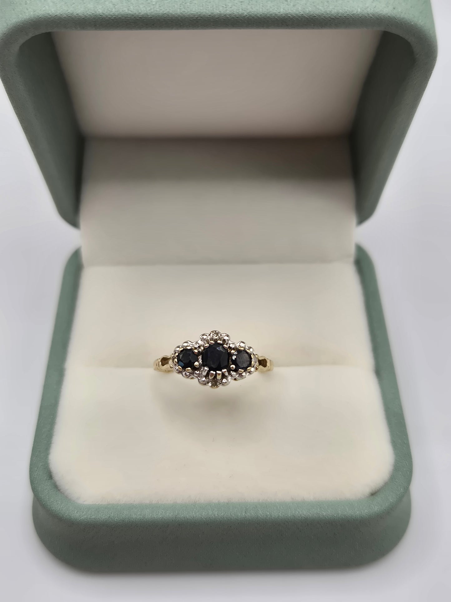 9ct gold sapphire and diamond ring