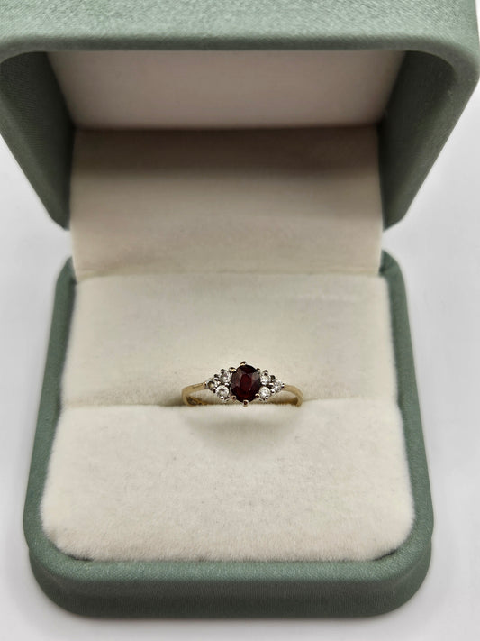 9ct gold garnet and cz ring