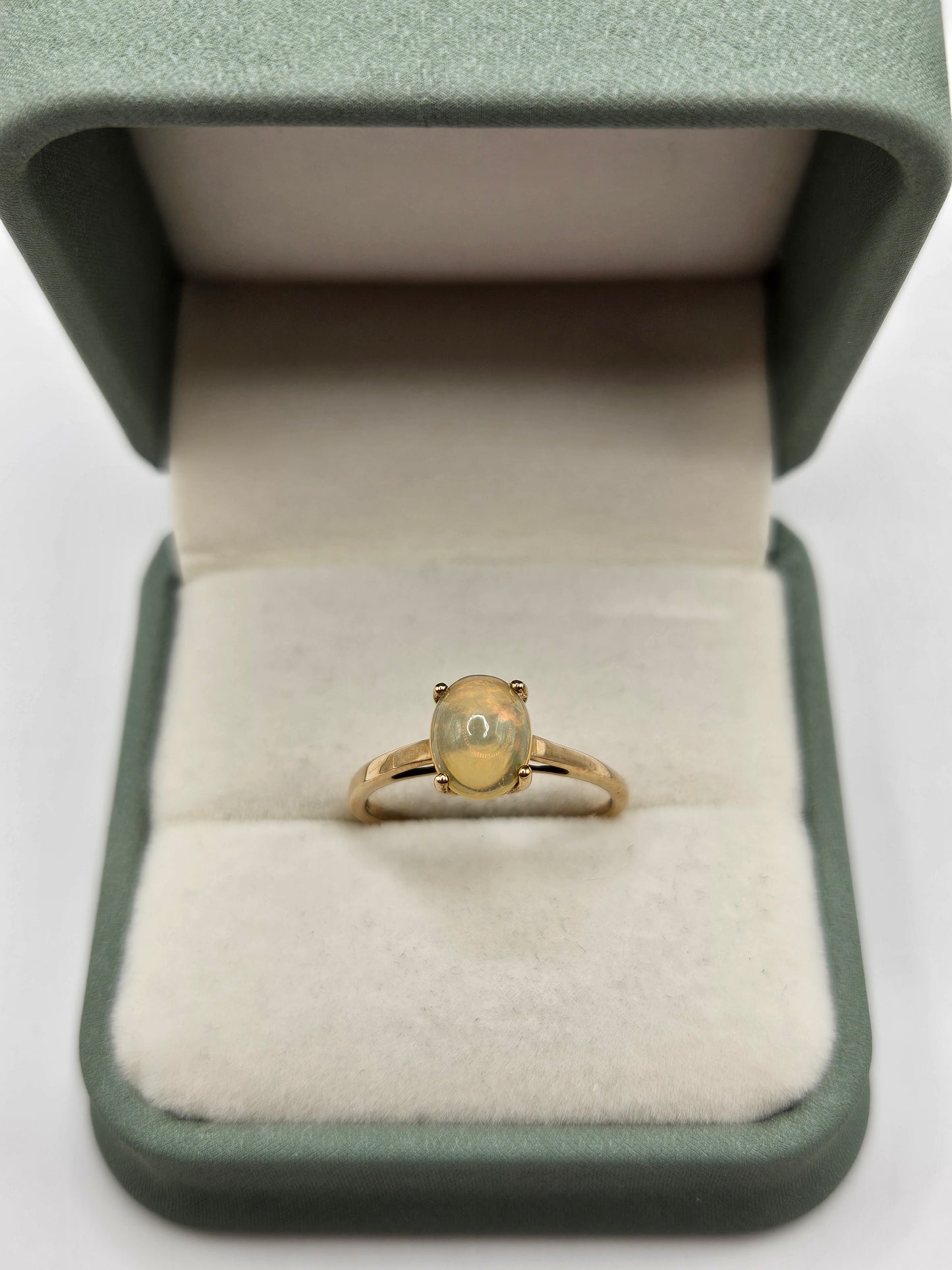 9ct gold opal ring