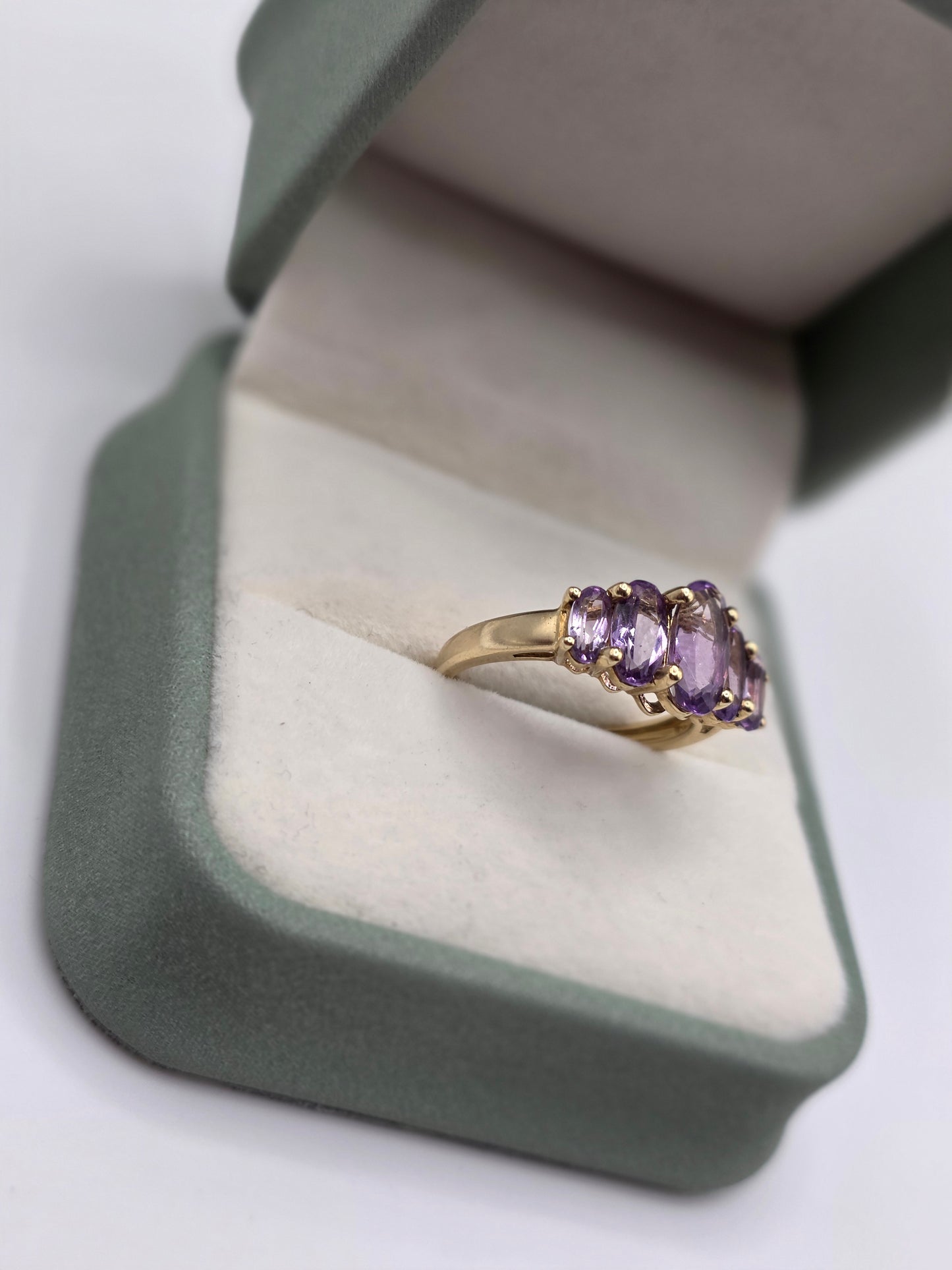 9ct gold amethyst ring