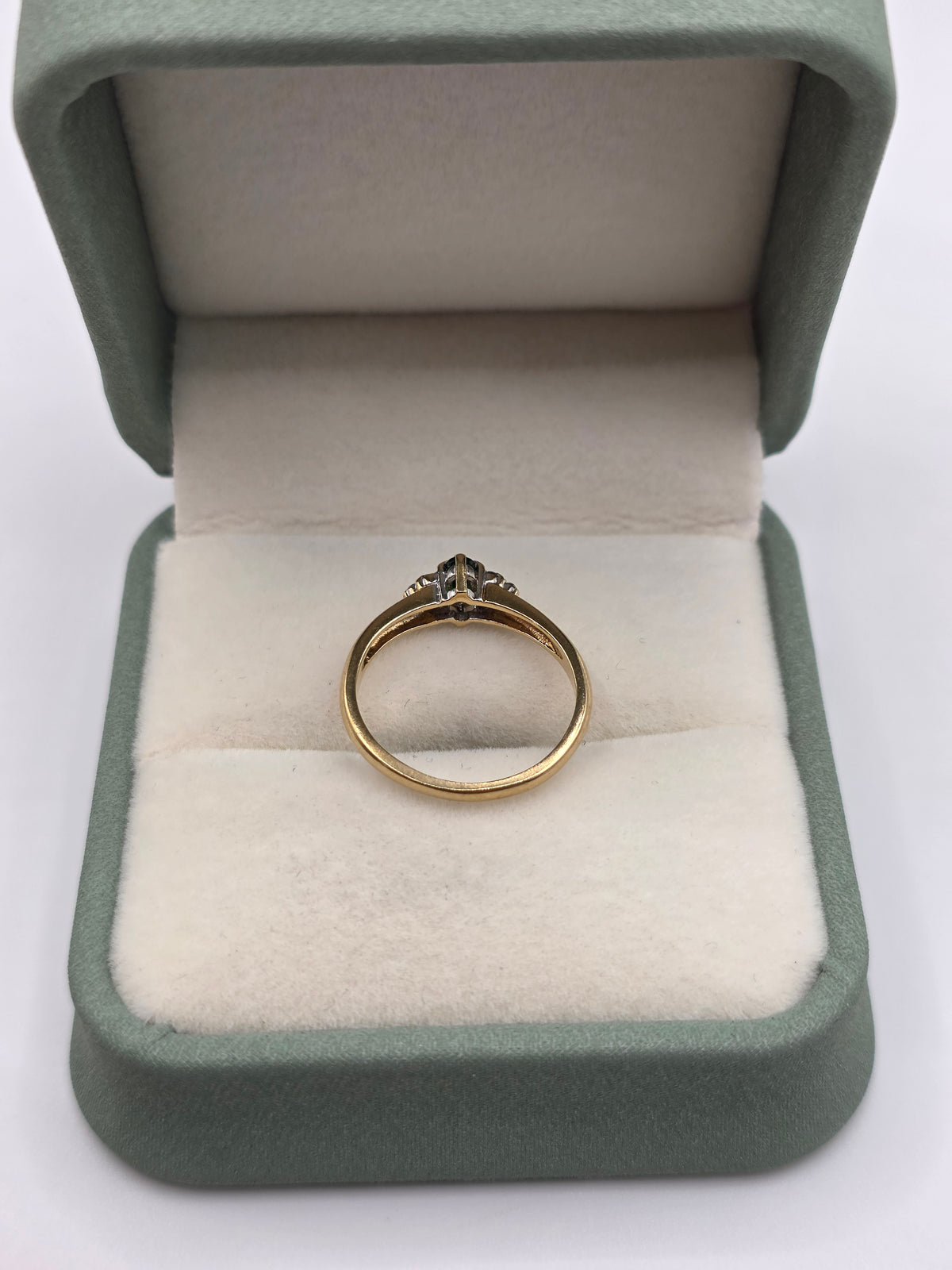 9ct gold emerald and diamond ring