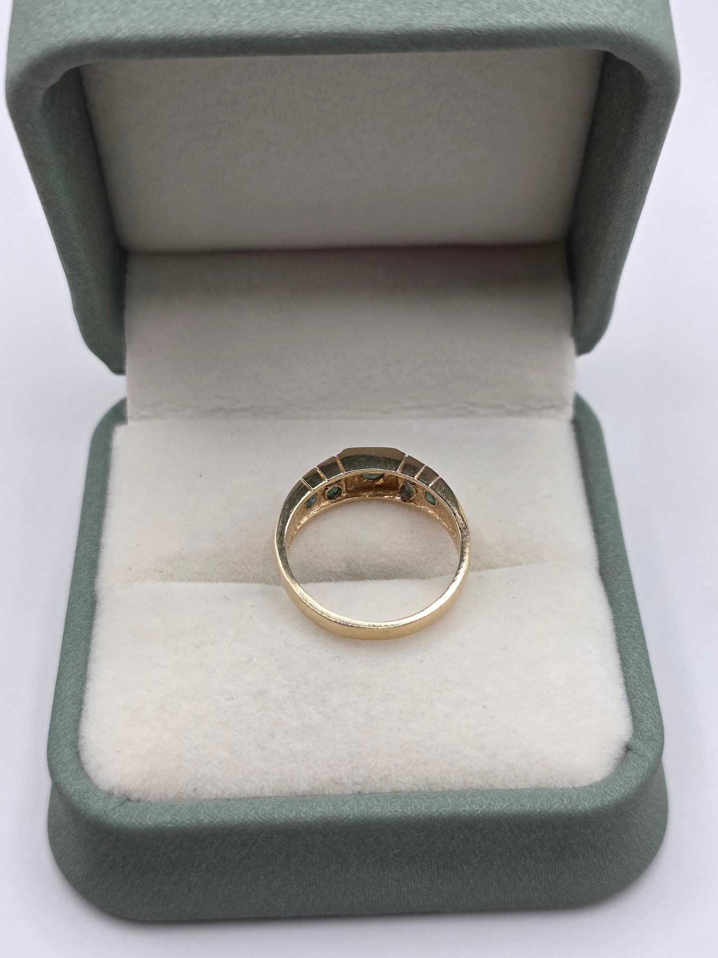 9ct gold emerald ring