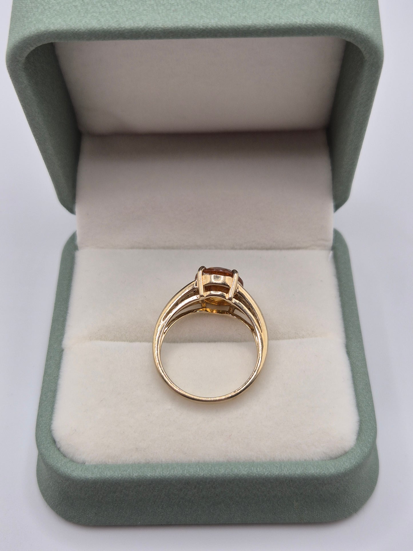 Heavy 9ct gold citrine ring