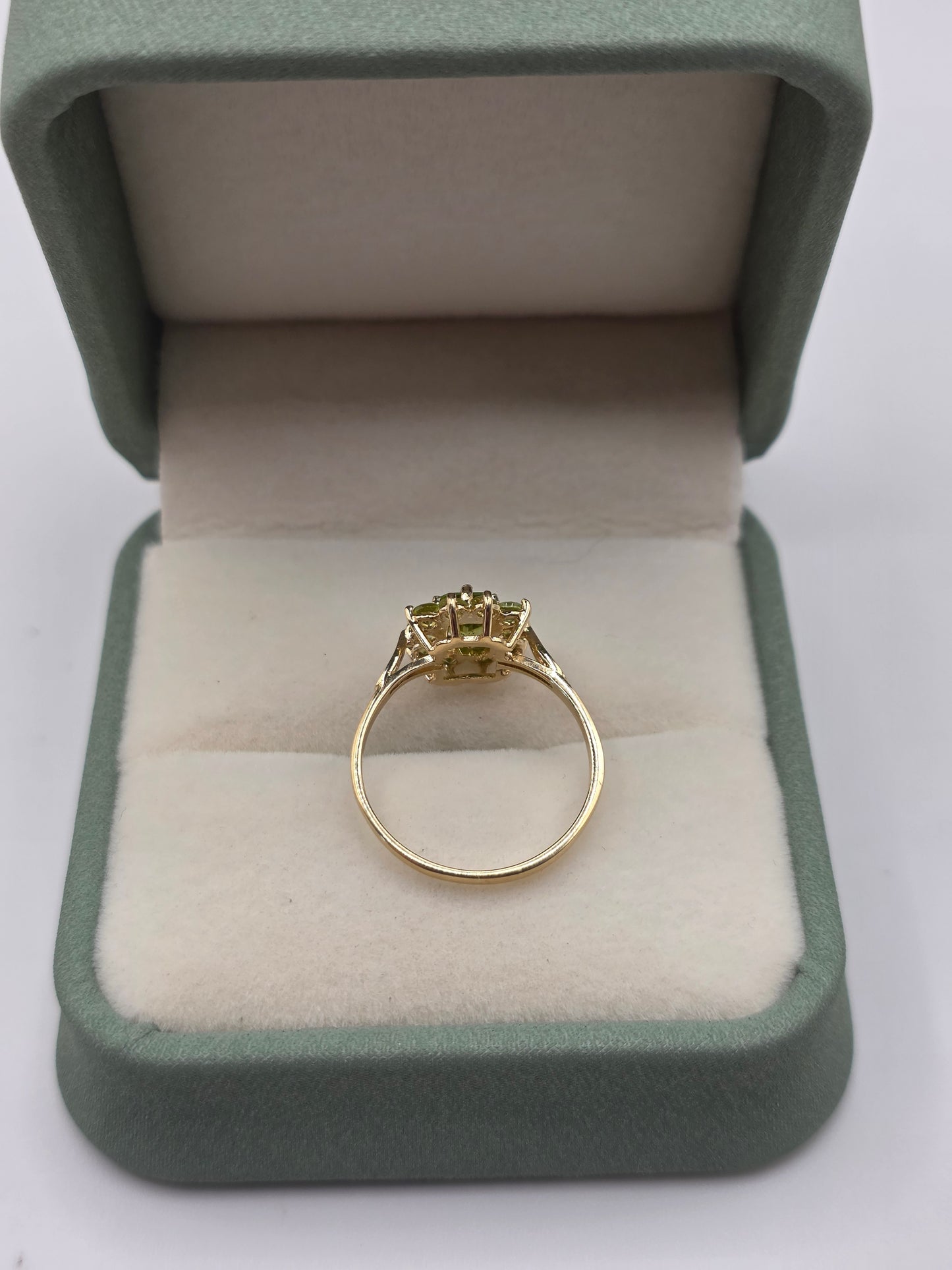 9ct gold peridot cluster ring