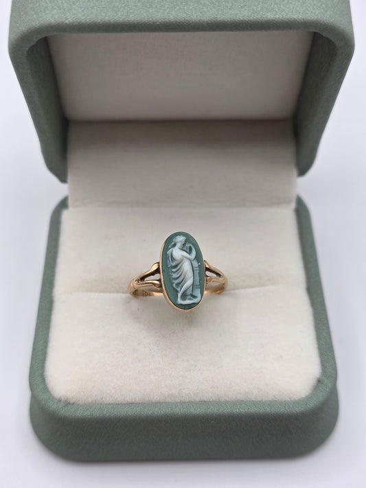 Antique 9ct gold agate cameo ring