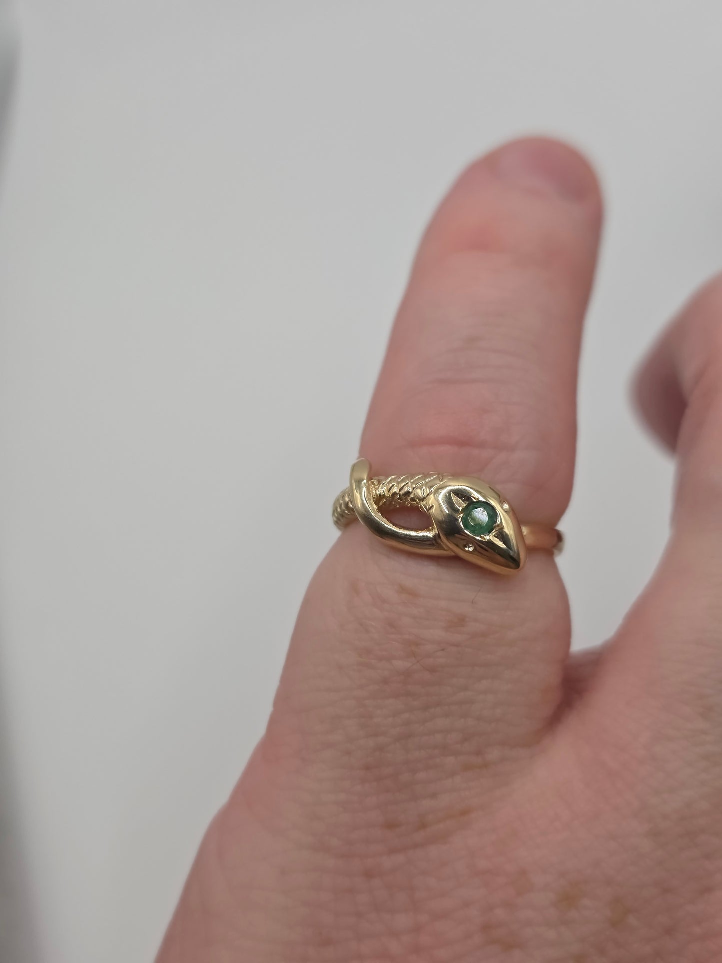 9ct gold emerald snake ring