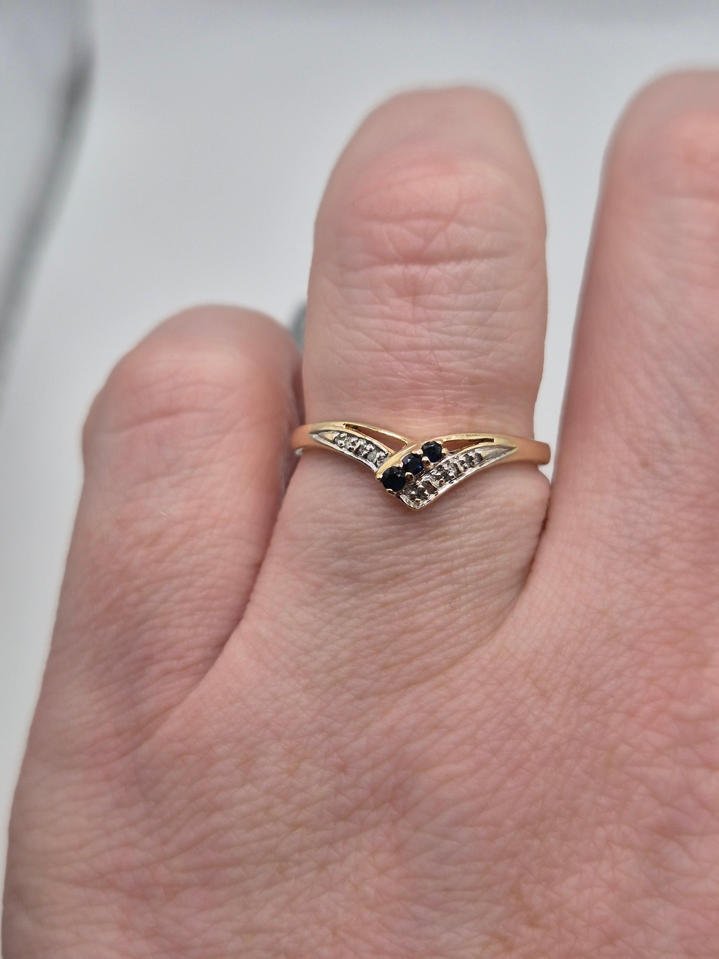 9ct gold sapphire and diamond wishbone ring