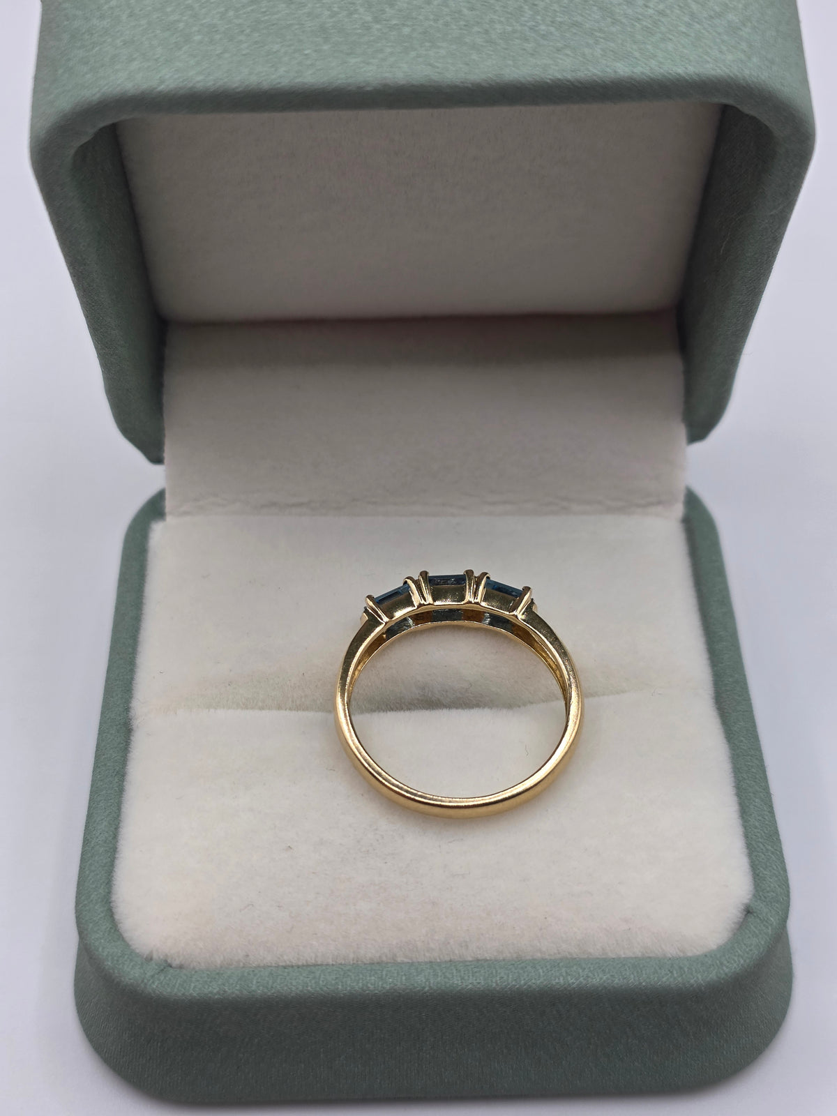 9ct gold topaz and diamond ring