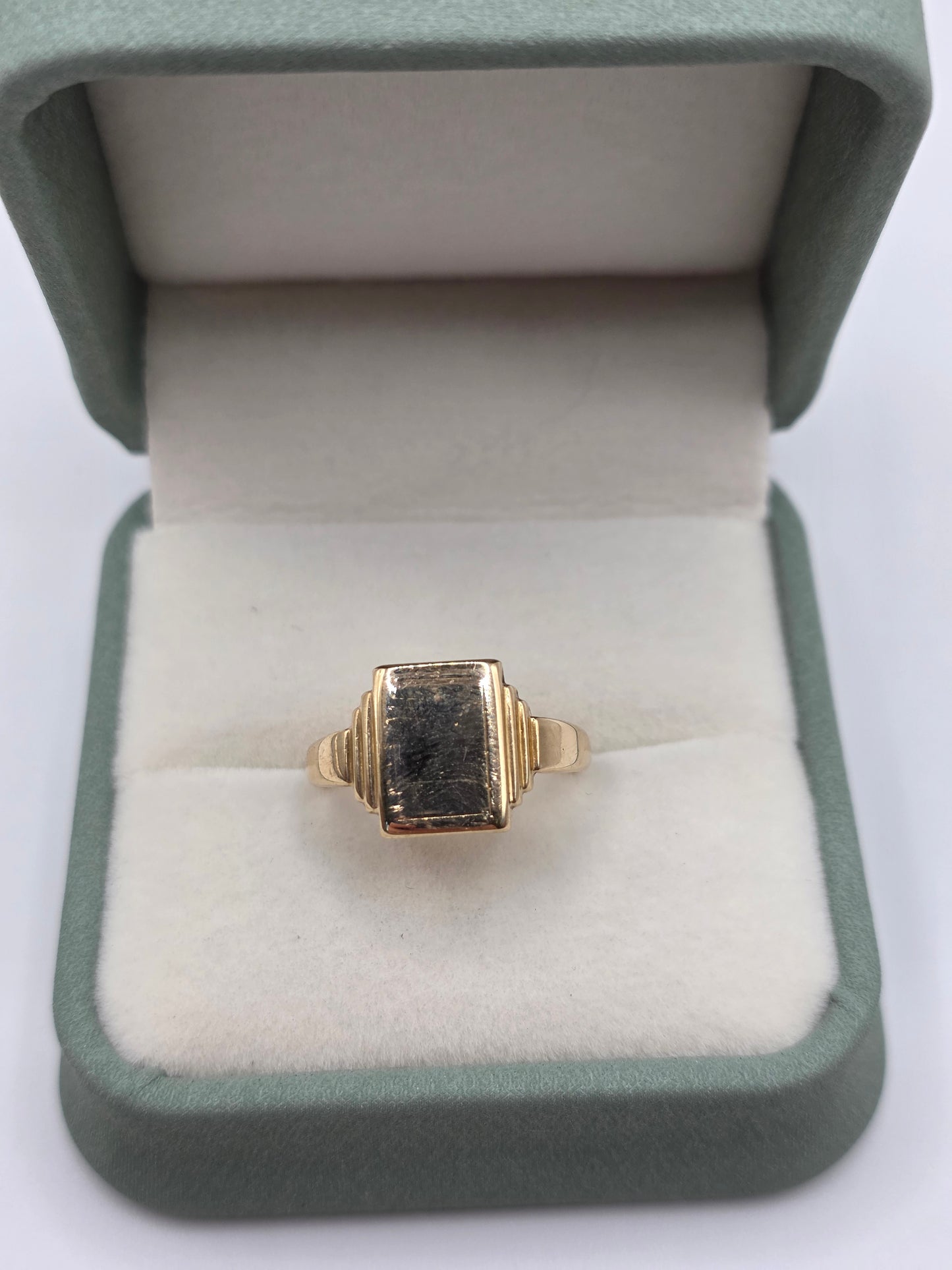 9ct gold signet ring