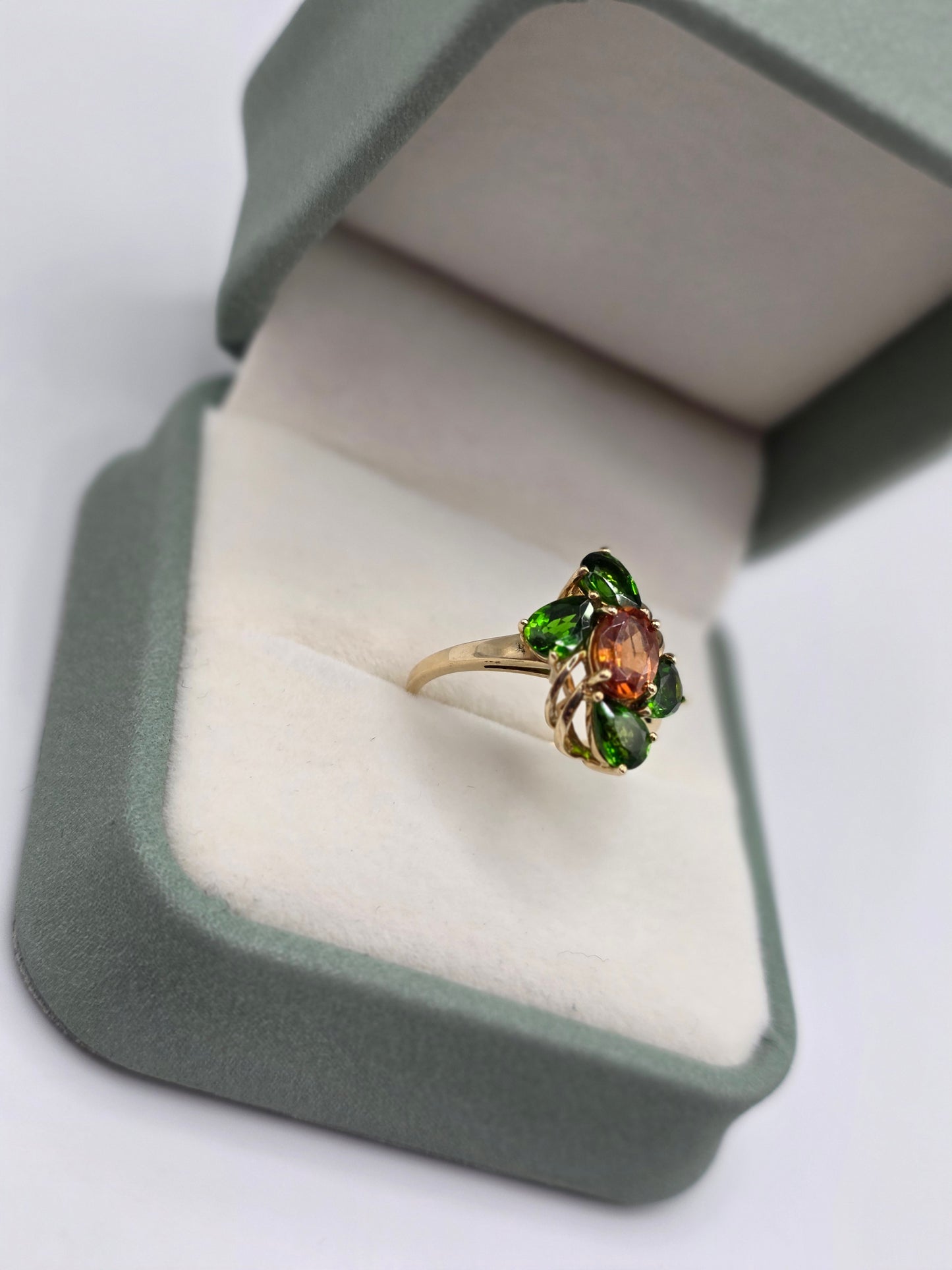 9ct gold citrine and diopside ring