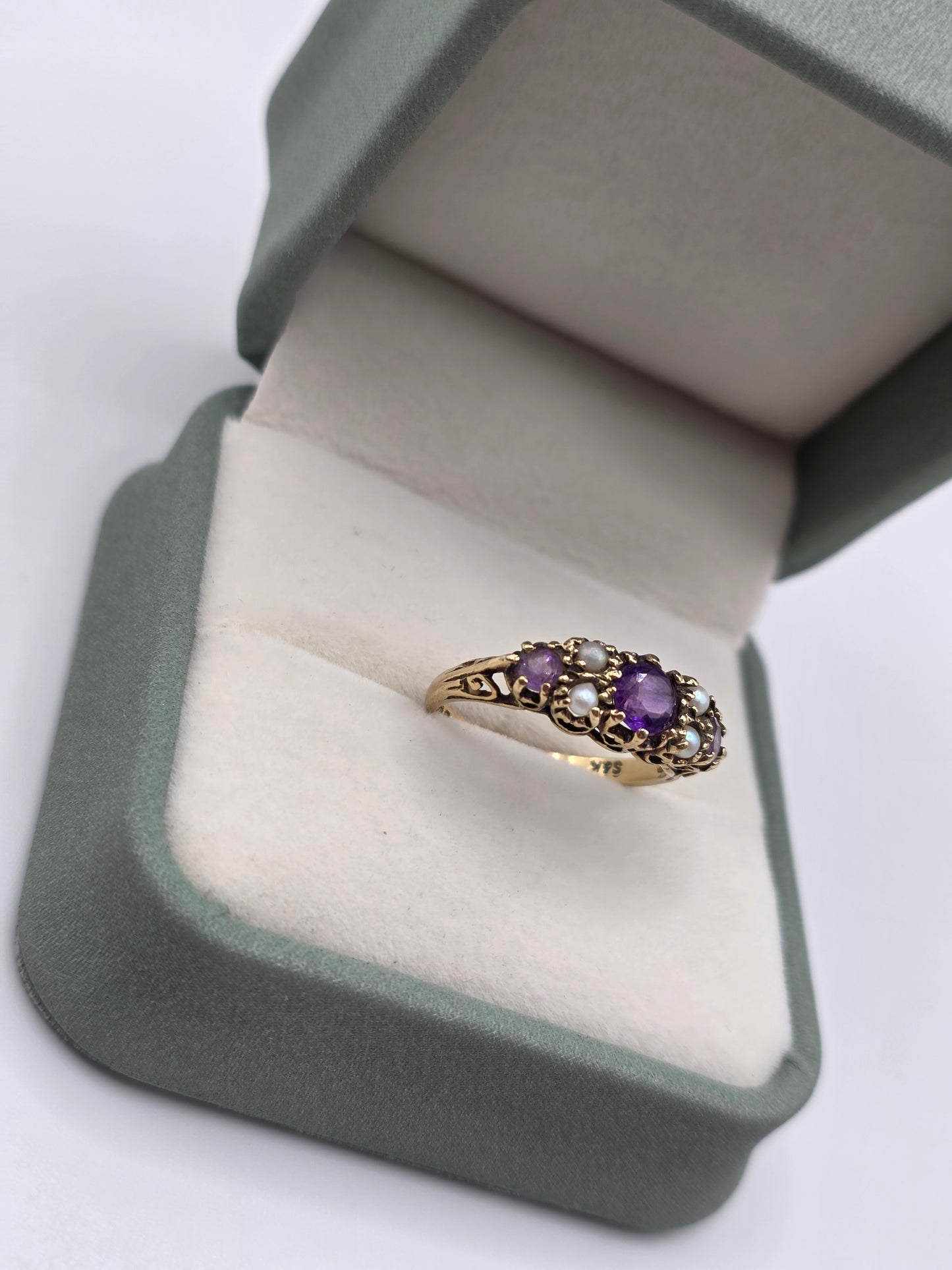 9ct gold amethyst and pearl ring