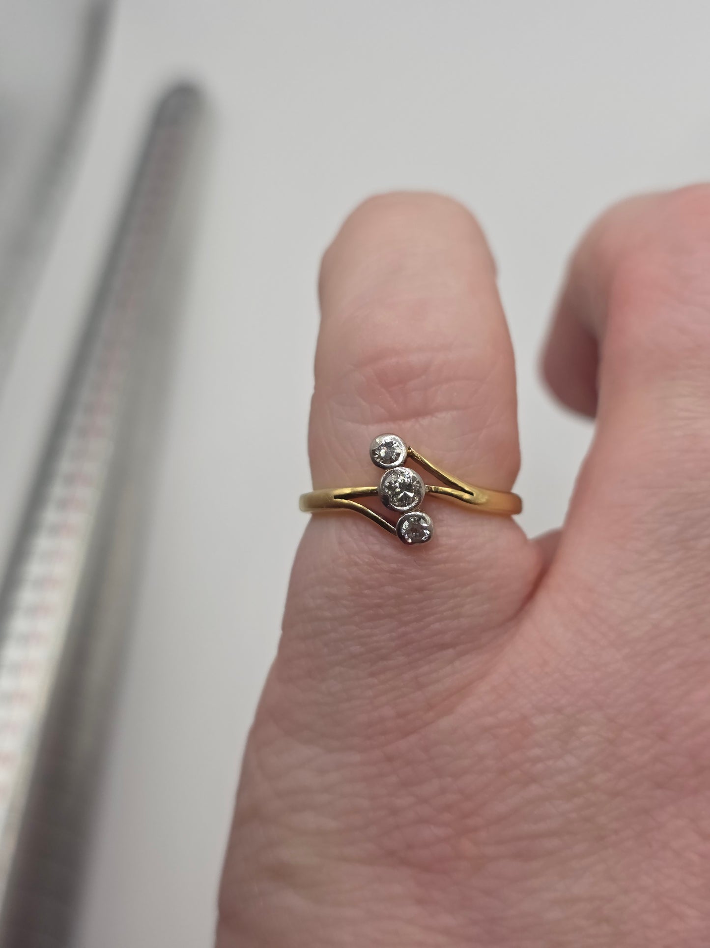 18ct gold diamond ring