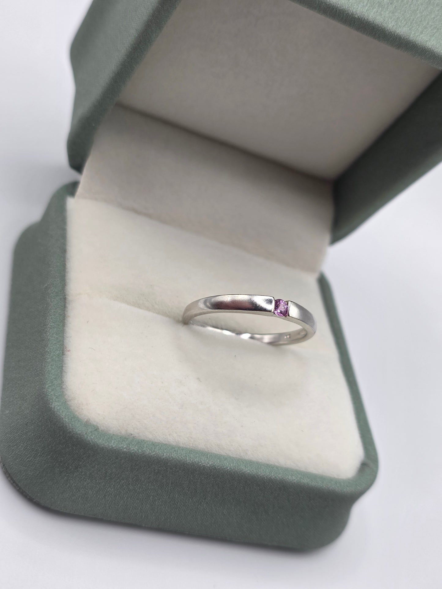 9ct white gold pink topaz ring