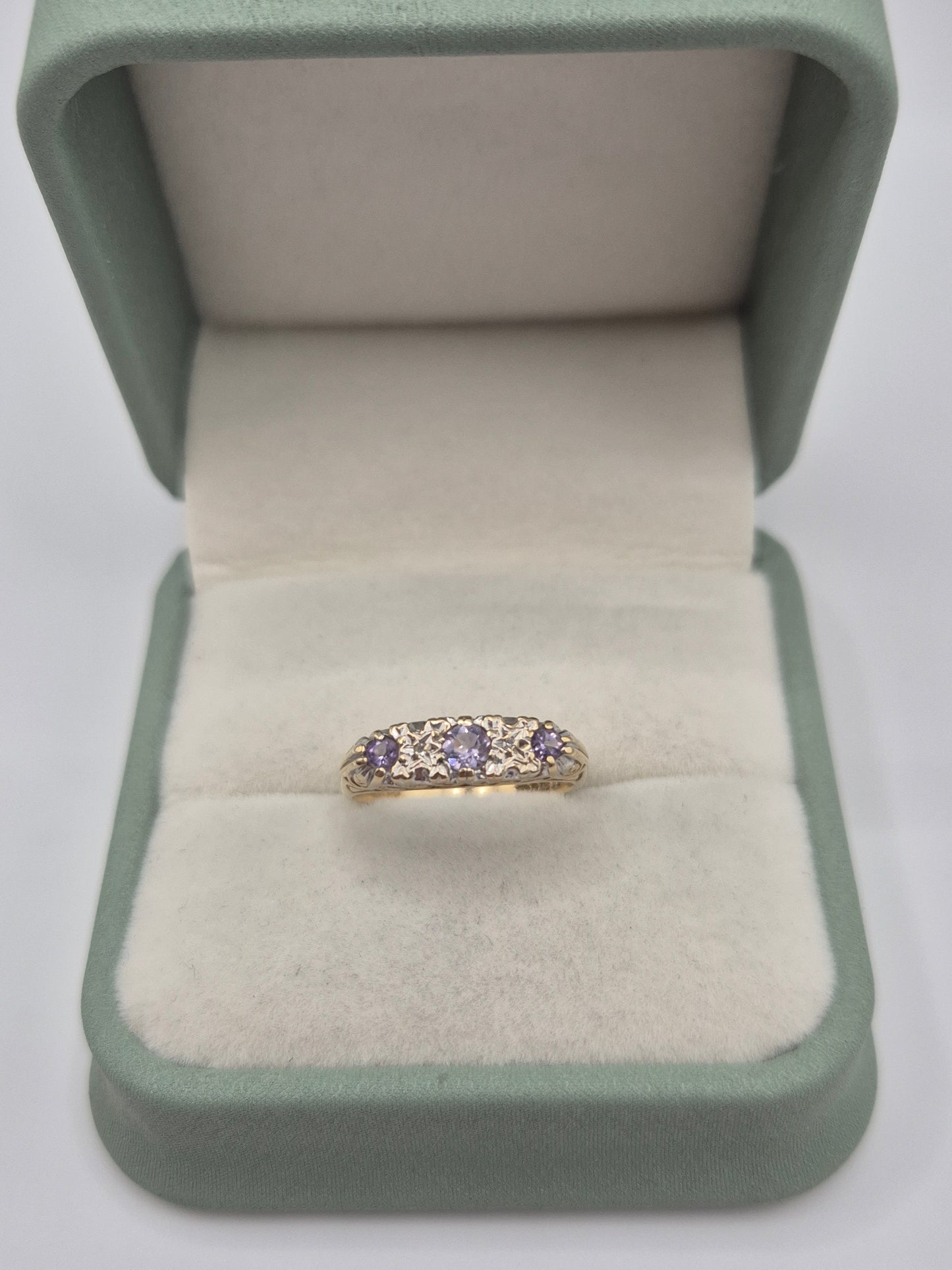 9ct gold amethyst and diamond ring