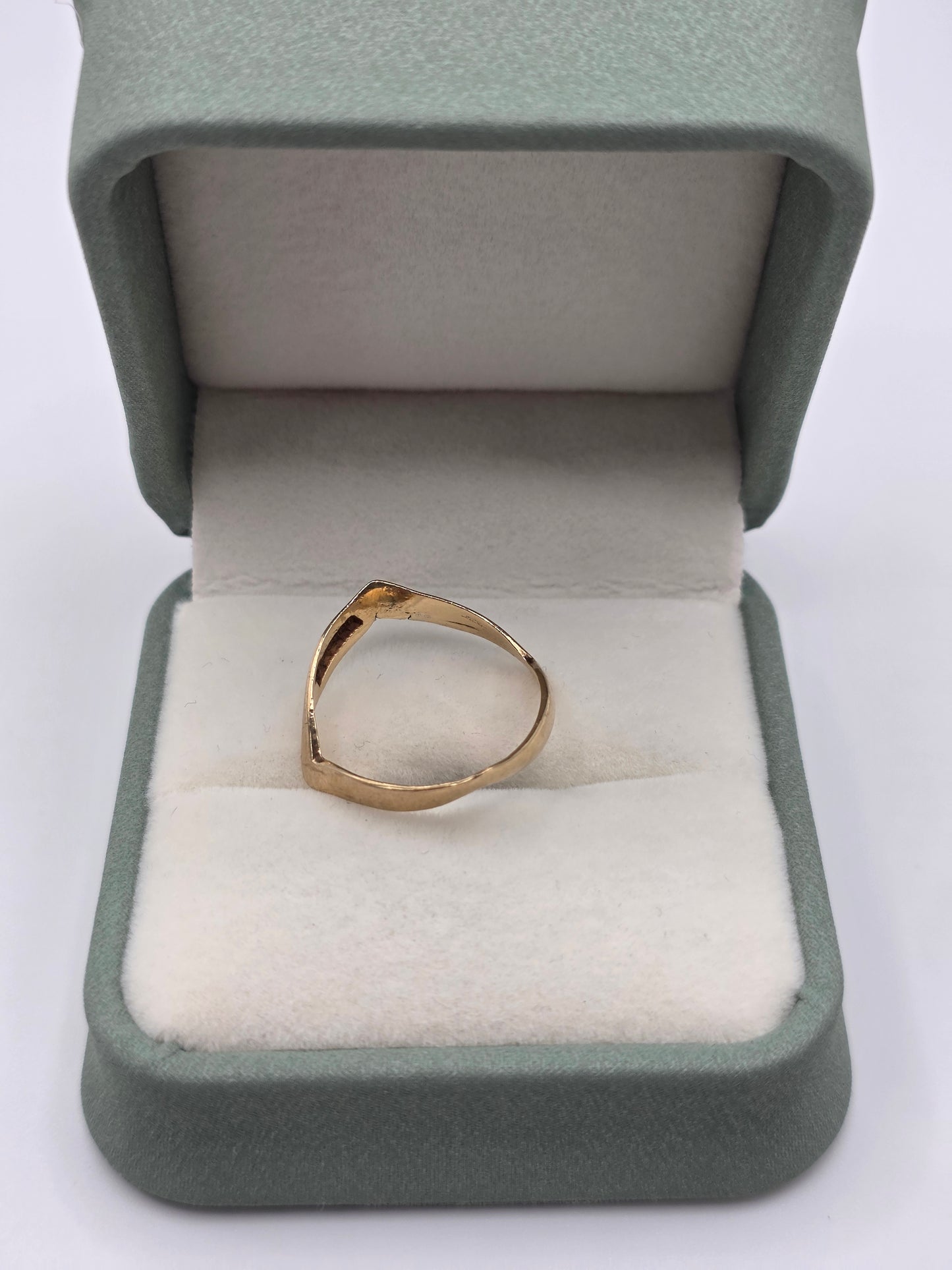 9ct gold wishbone ring