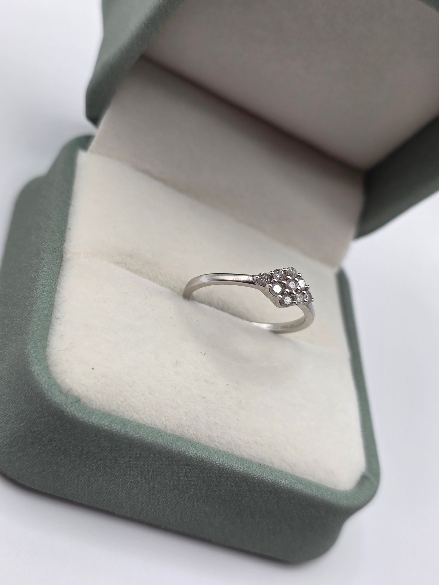 9ct white gold diamond ring