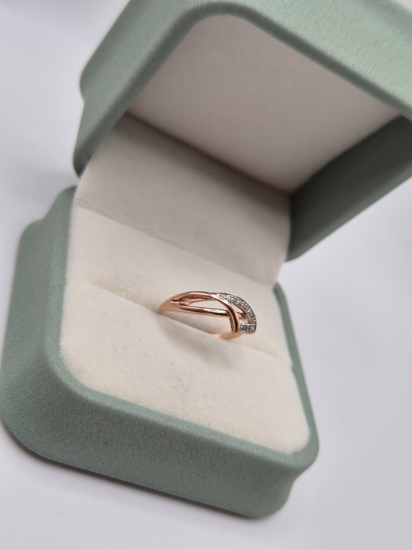 9ct rose gold diamond ring