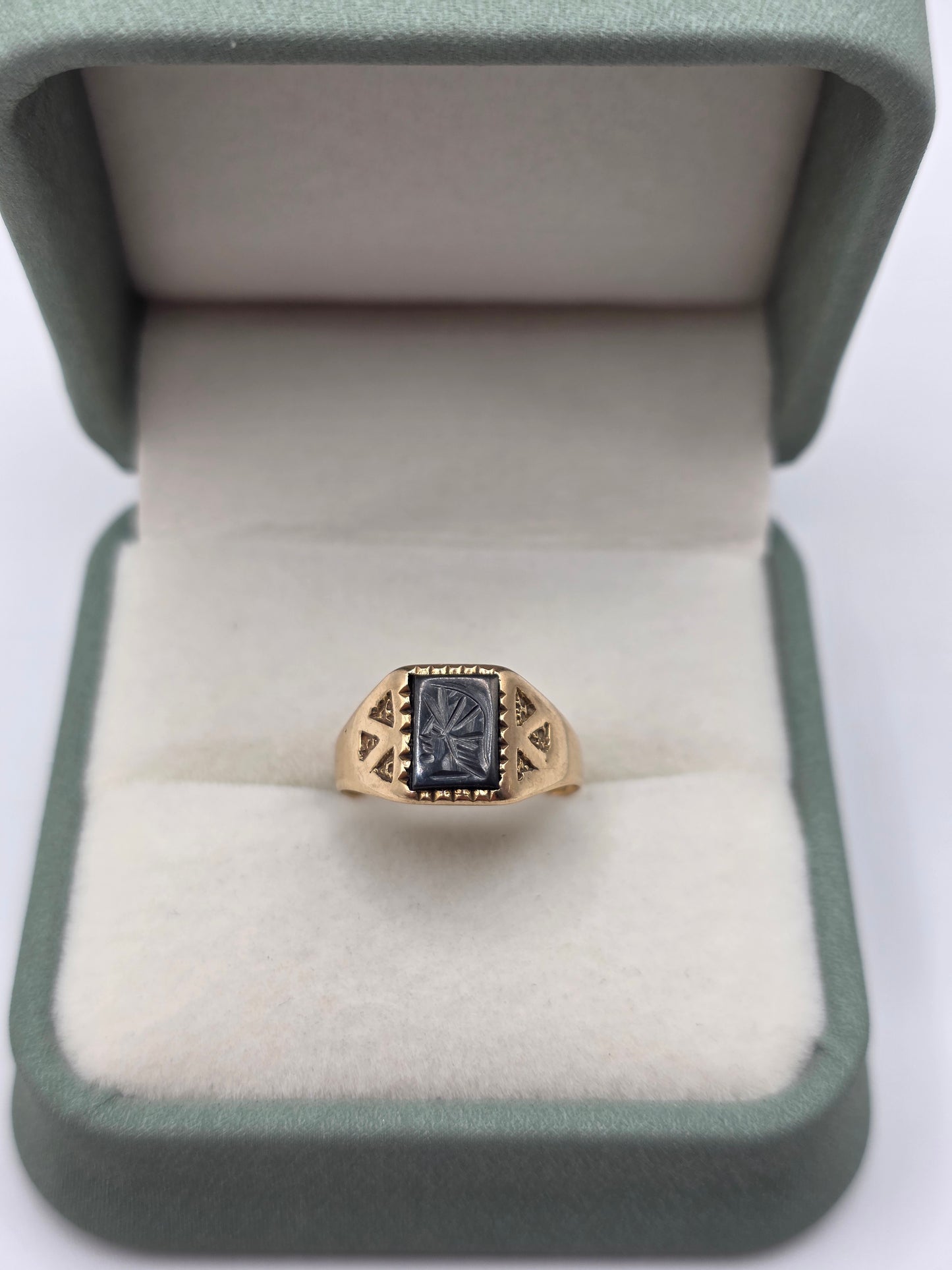 9ct gold hematite centurion ring