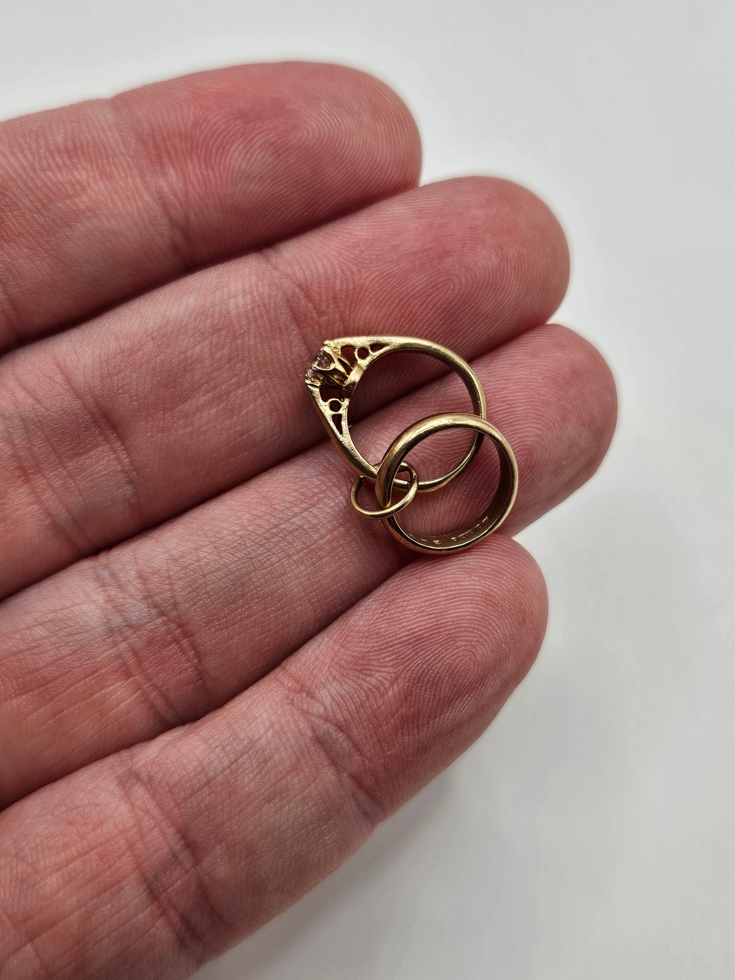 9ct gold ring pendant