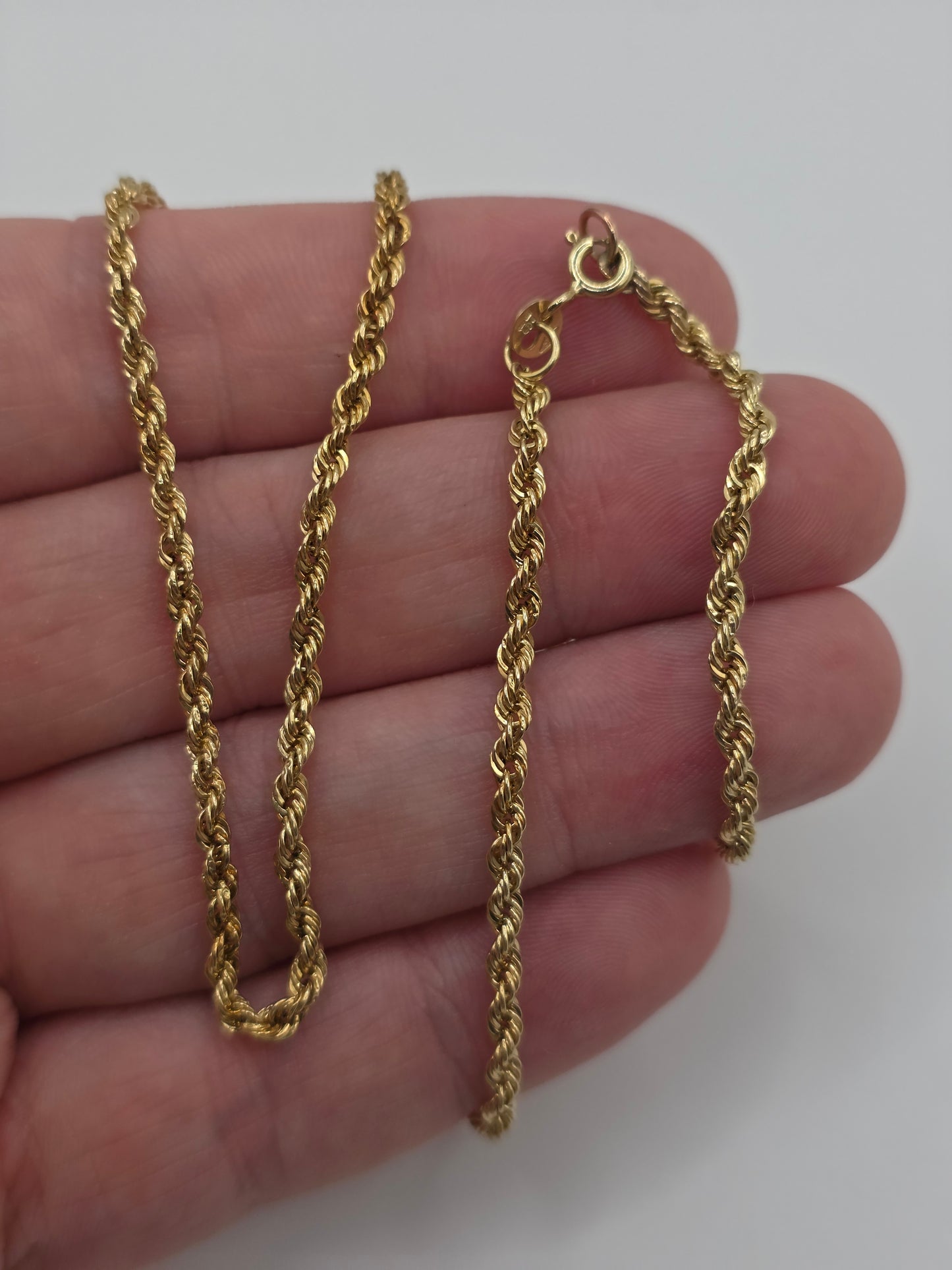 9ct gold rope chain (104)