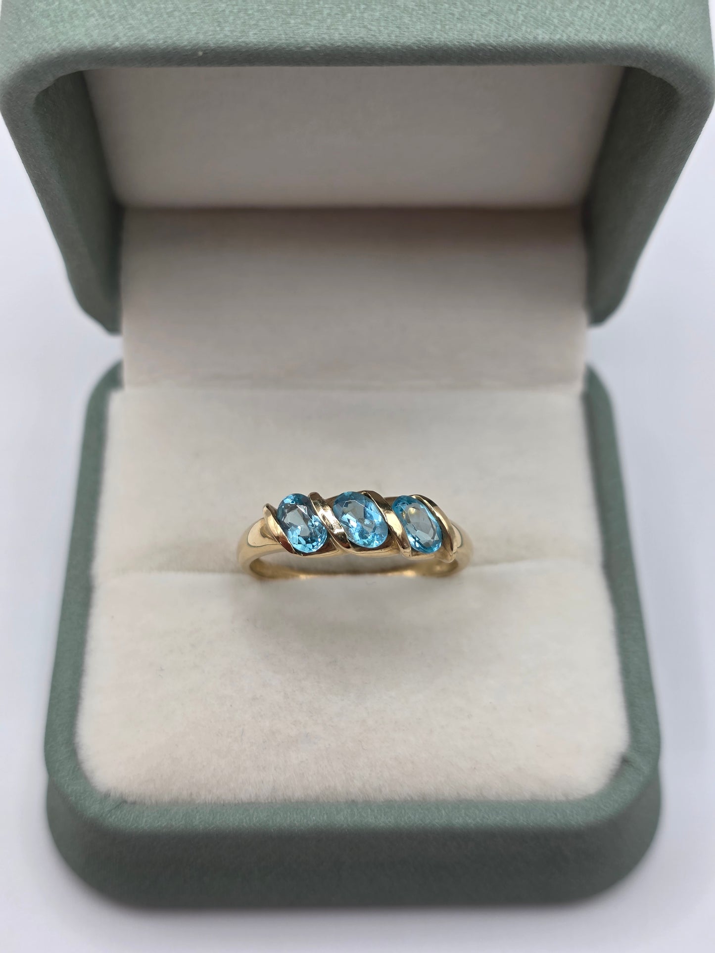 9ct gold blue zircon ring