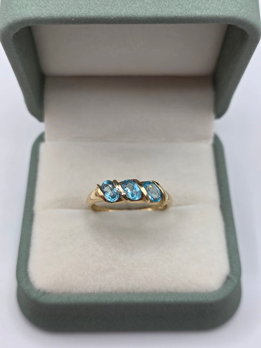9ct gold blue zircon ring