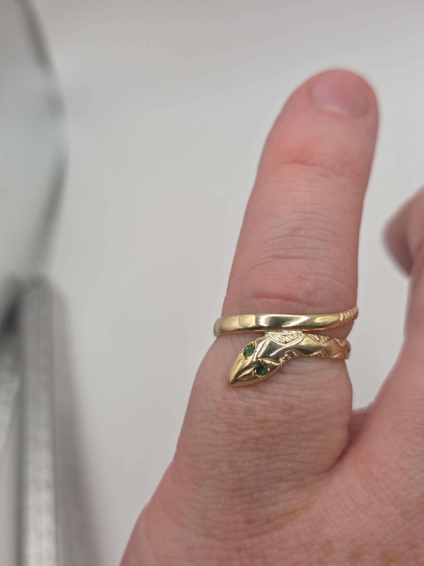 9ct gold emerald snake ring