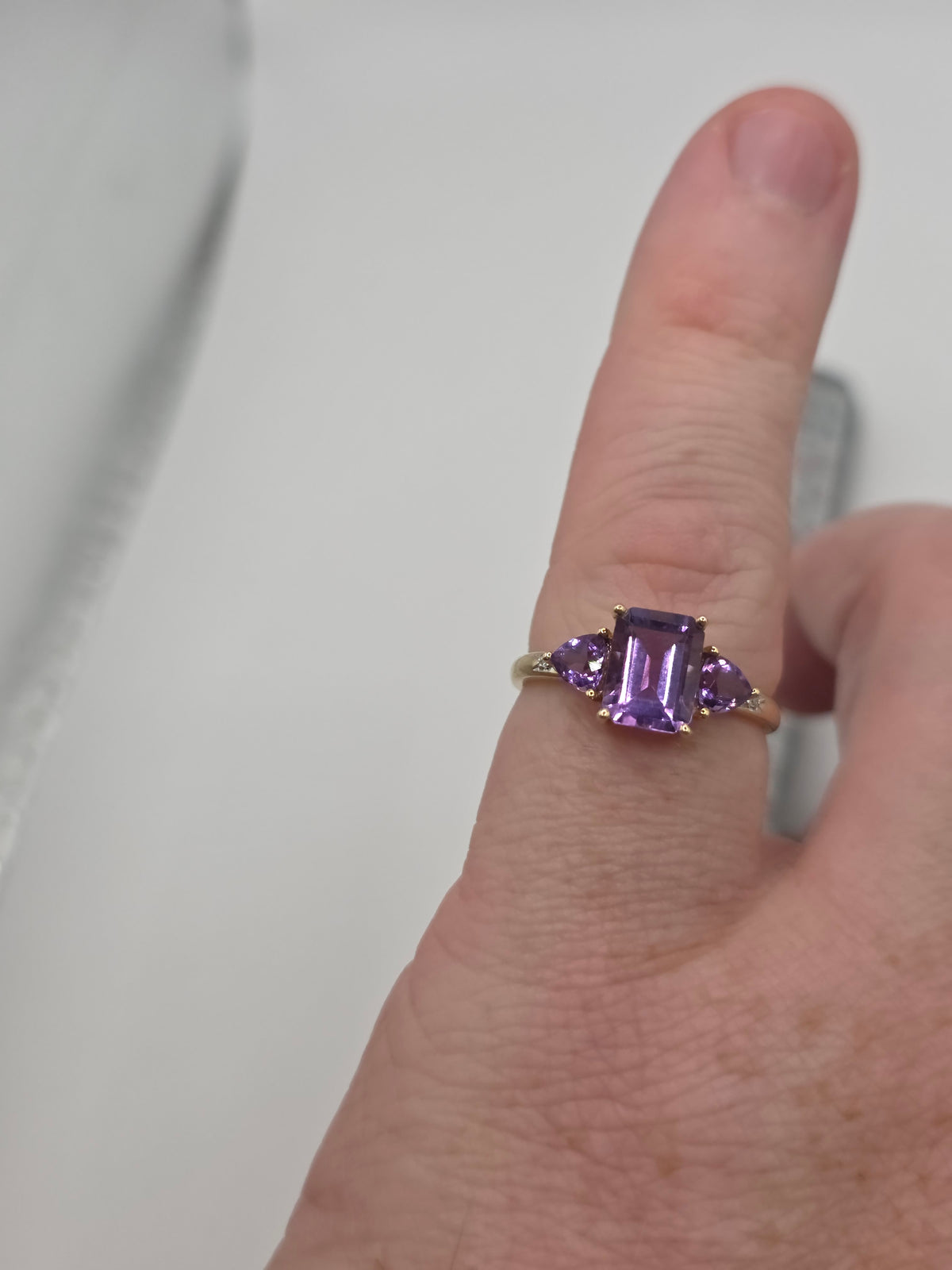 9ct gold amethsyt and diamond ring