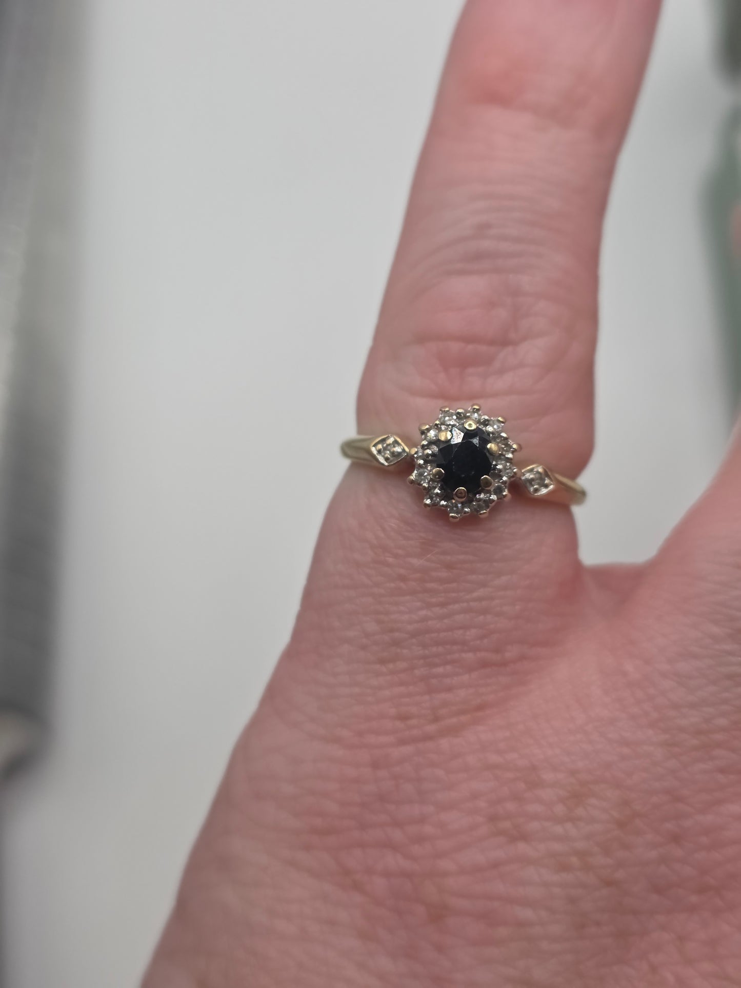 9ct gold sapphire and diamond ring