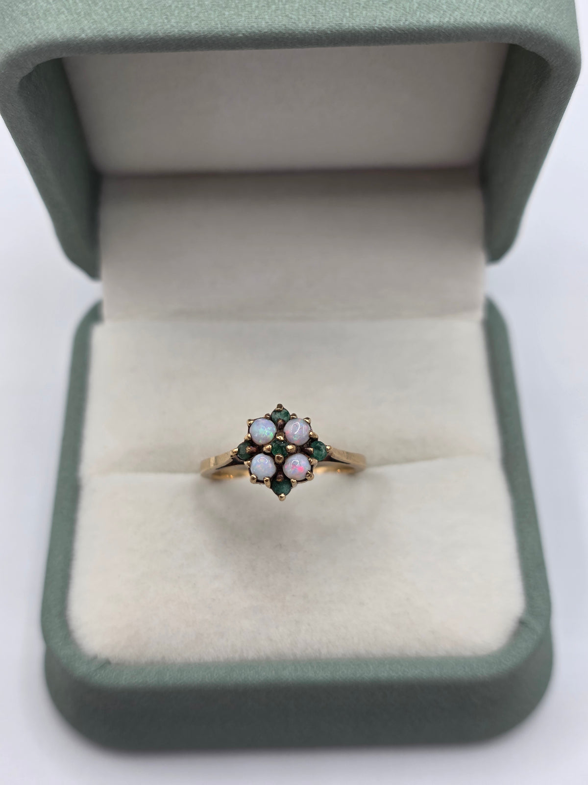 9ct gold emerald and opal ring