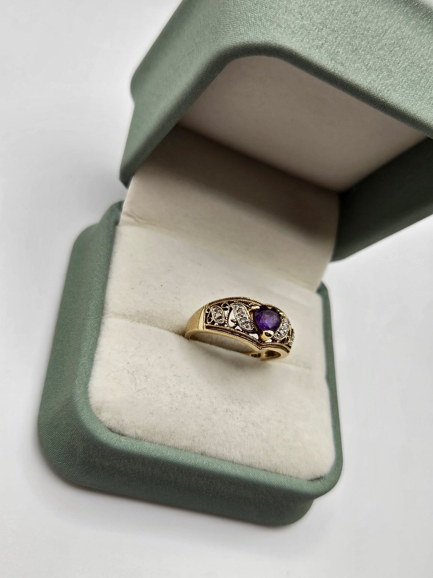 9ct gold amethyst and diamond ring