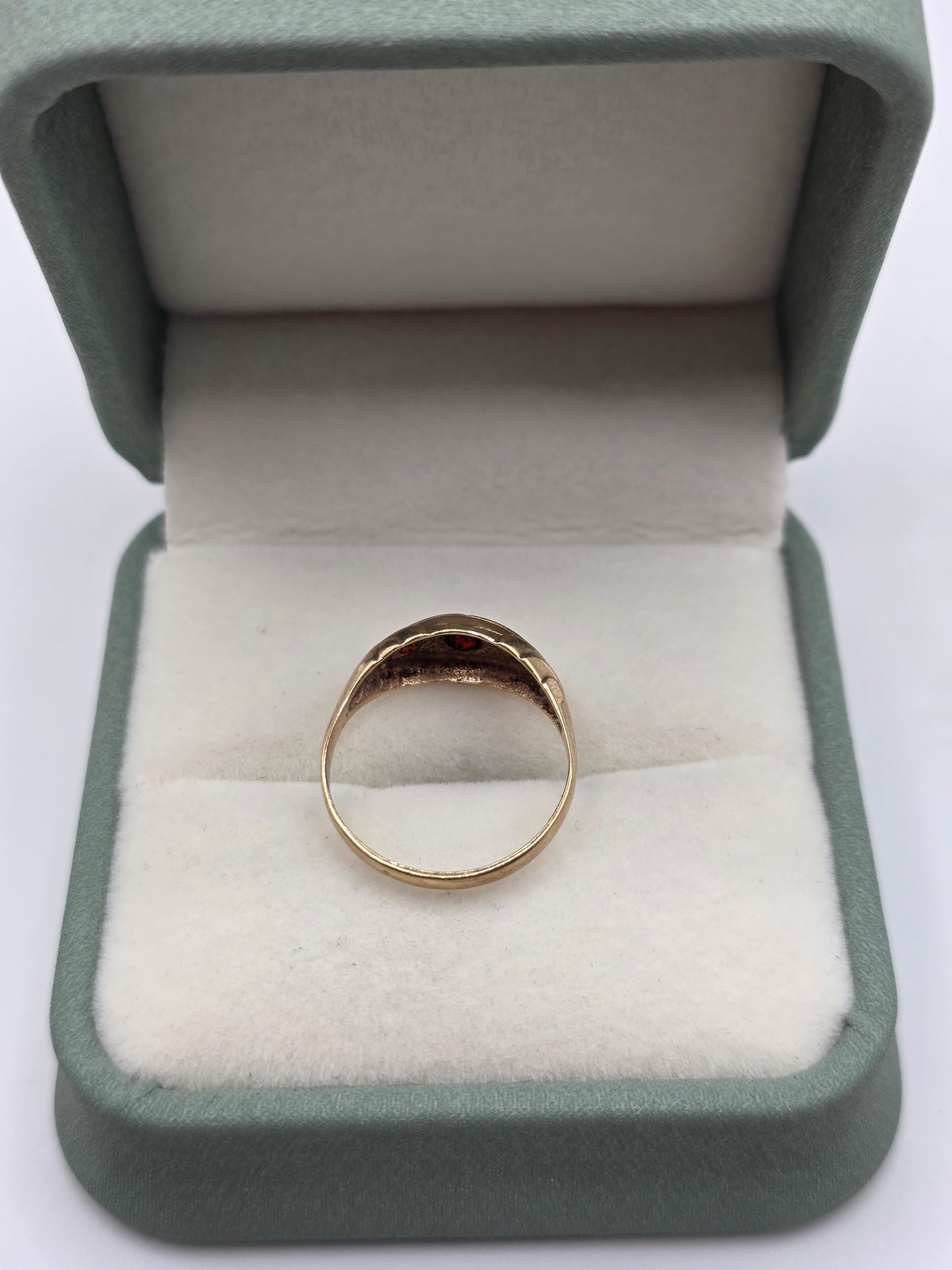 9ct gold garnet gypsy ring