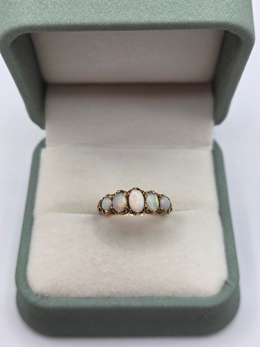 Vintage 9ct gold opal ring