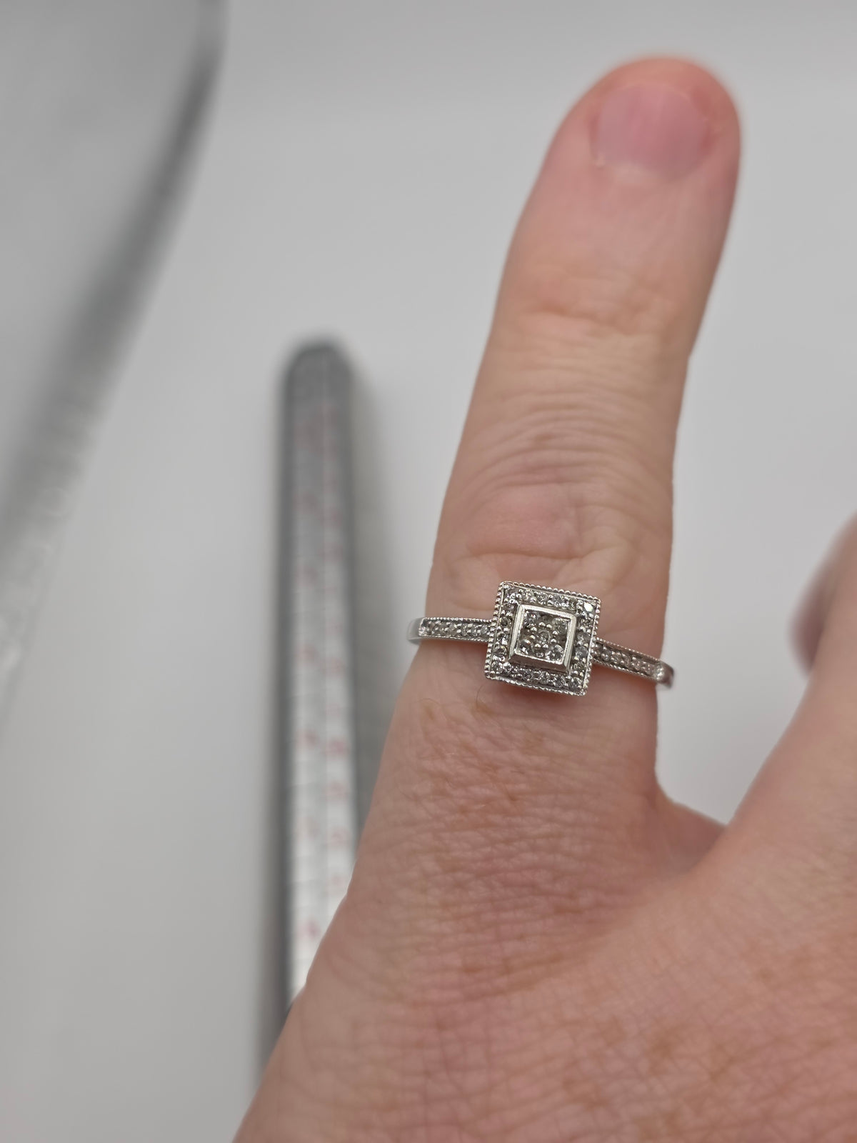 9ct white gold diamond ring