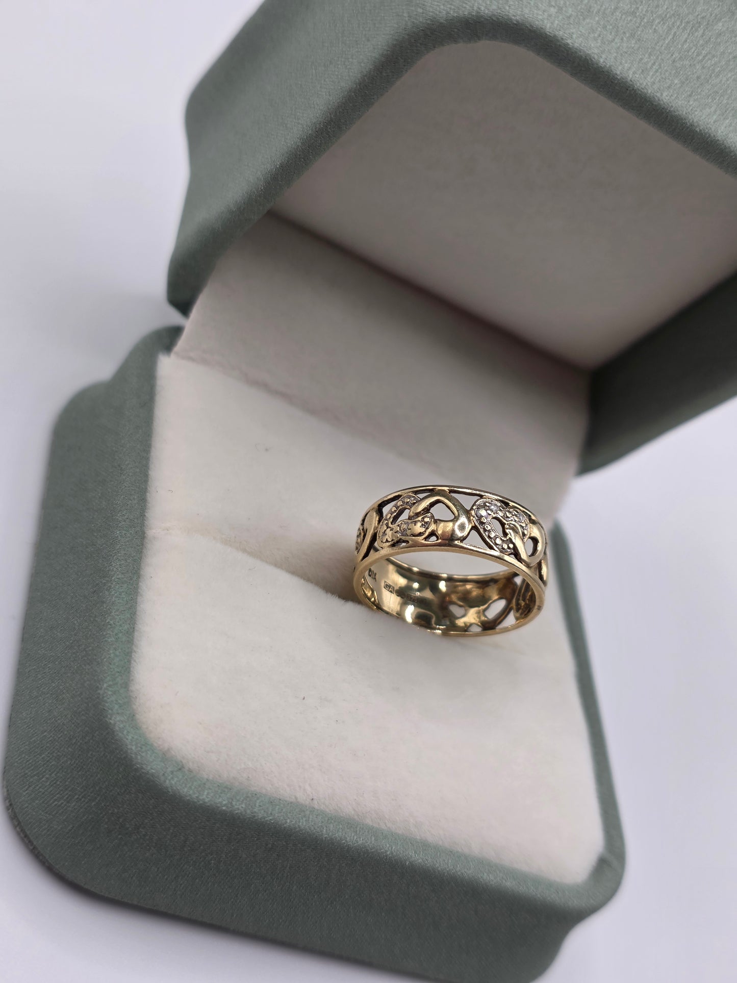9ct gold diamond heart ring