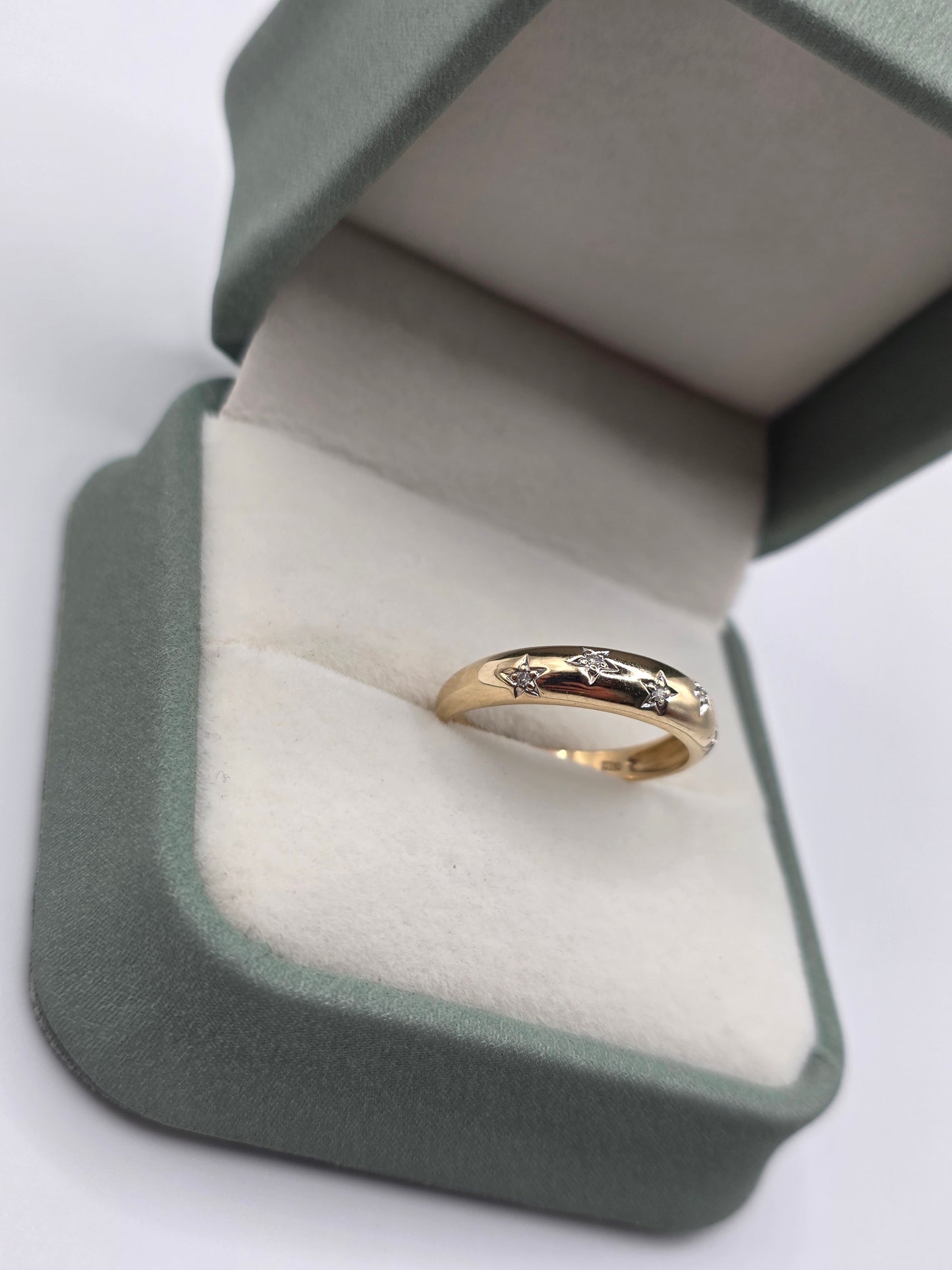 9ct gold diamond star ring