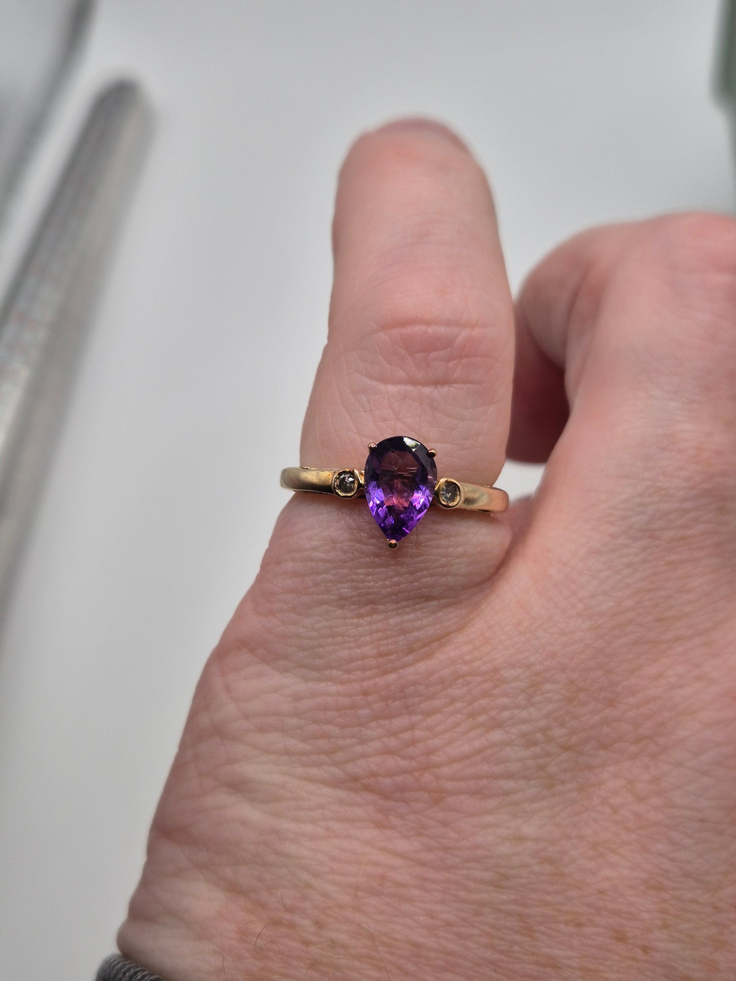 9ct gold amethyst and diamond ring