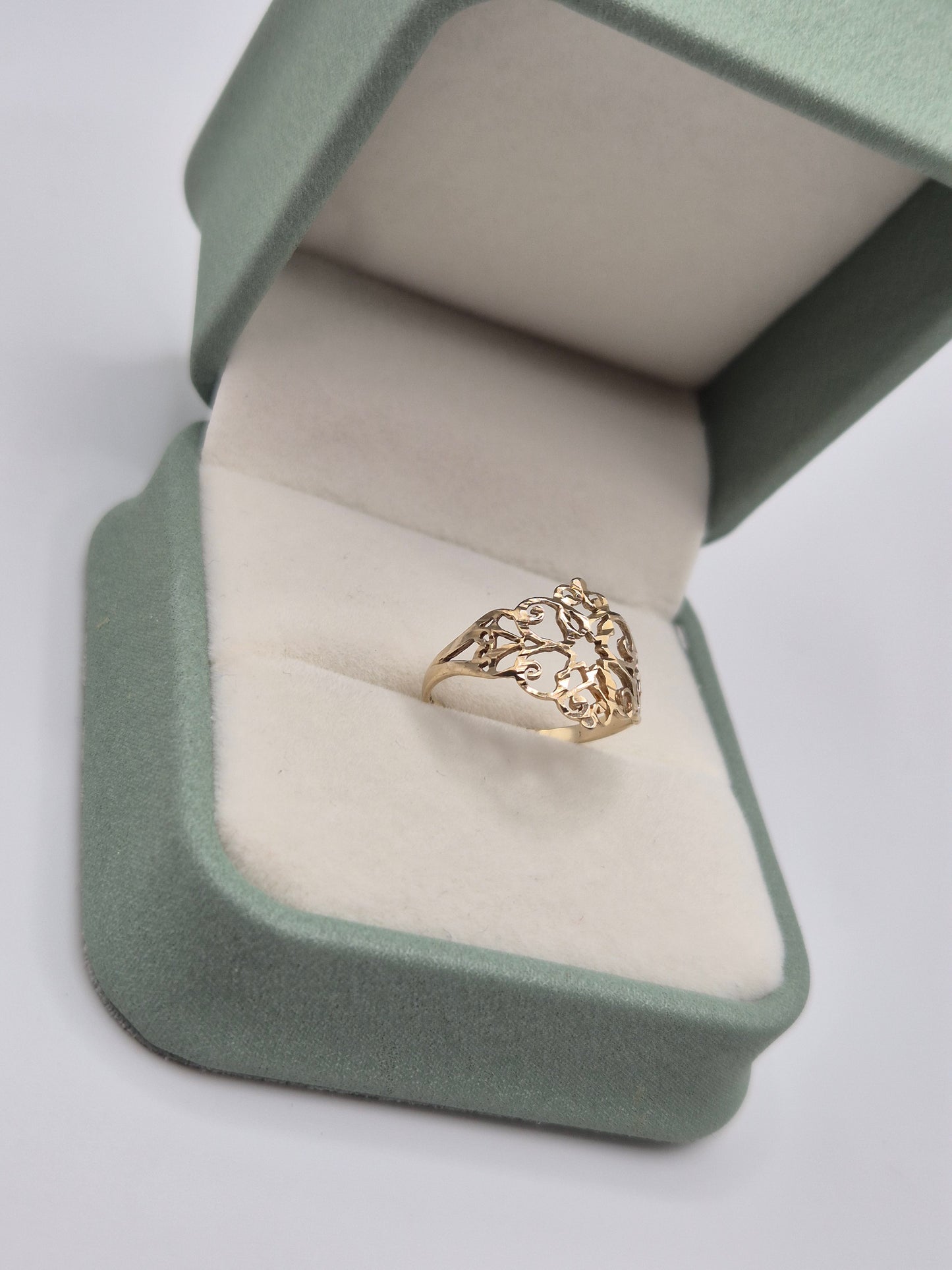 9ct gold ring