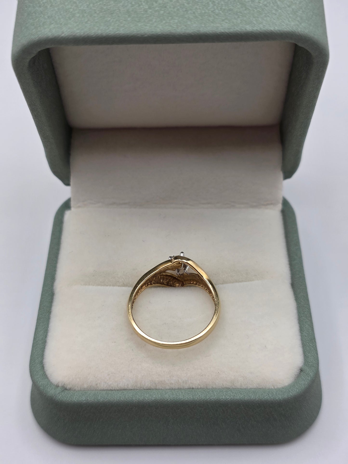 9ct gold diamond ring
