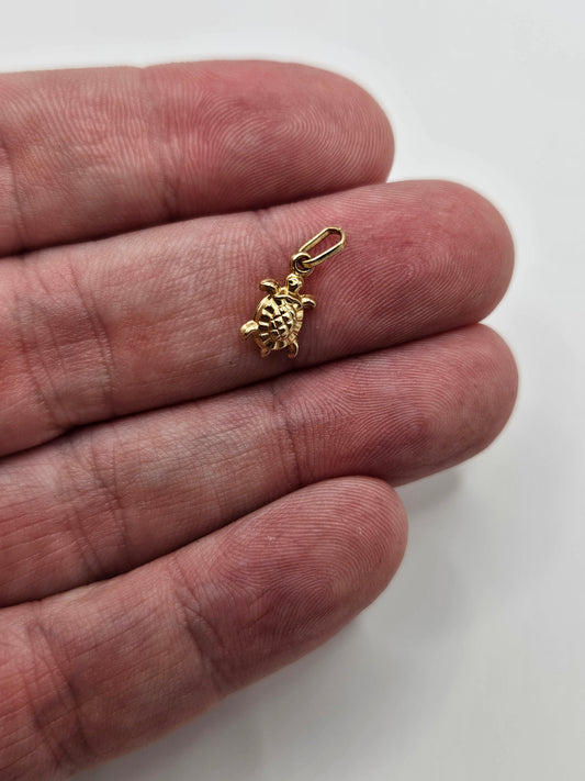 9ct gold turtle charm