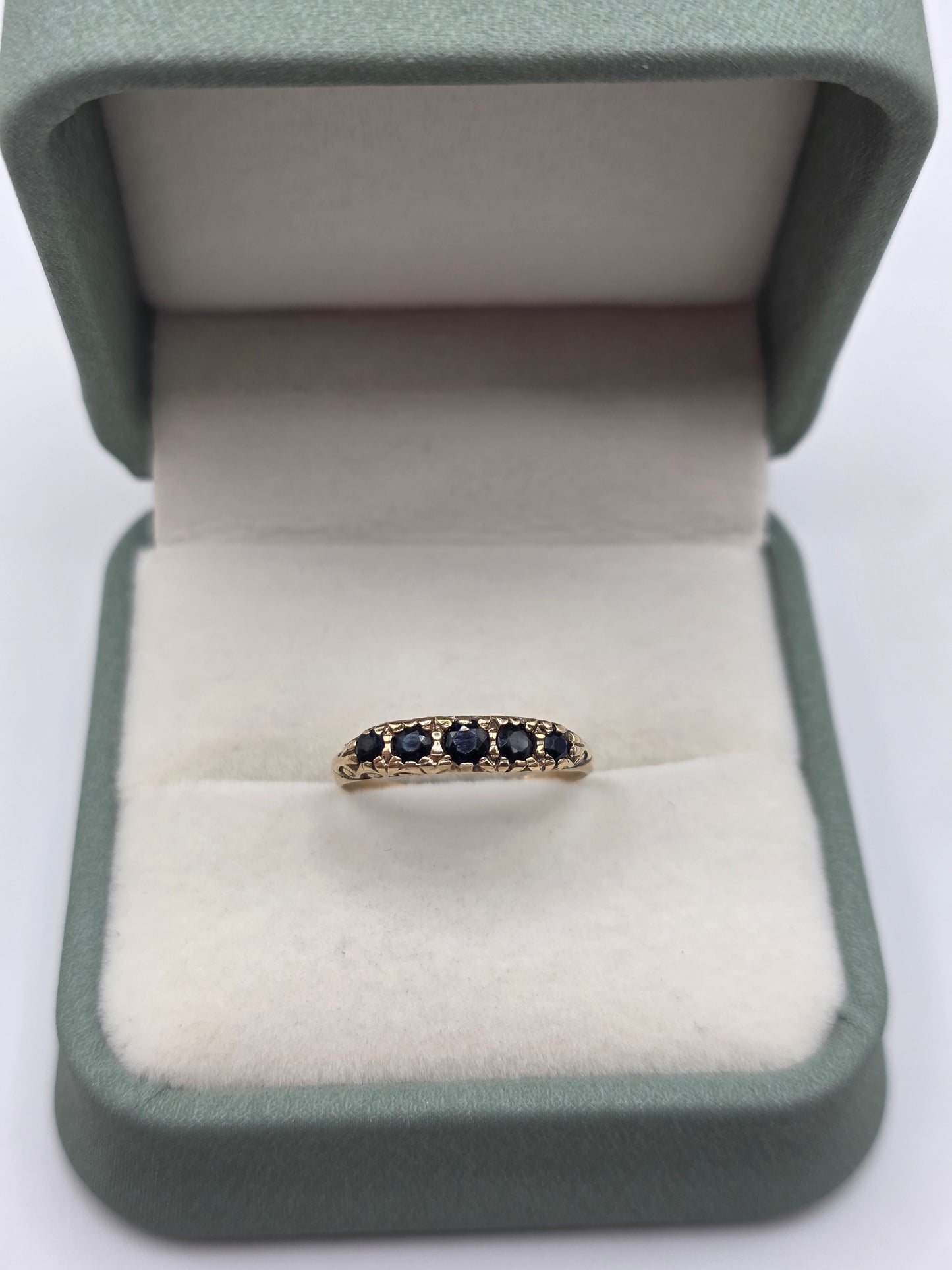 9ct gold sapphire ring