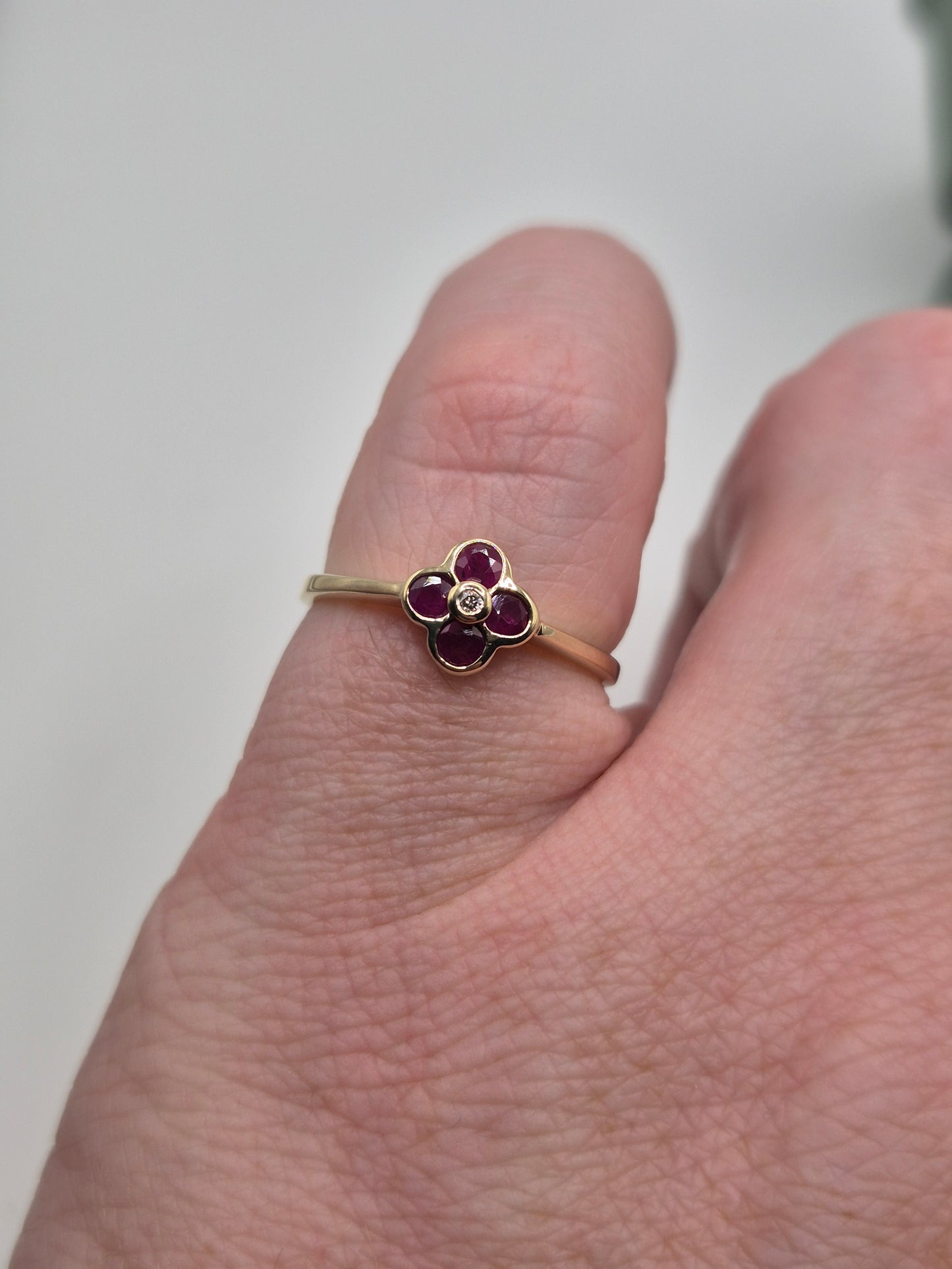 9ct gold ruby and diamond ring