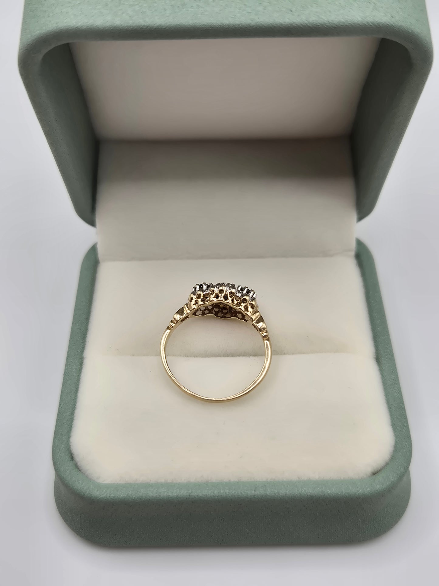 9ct gold sapphire and diamond ring