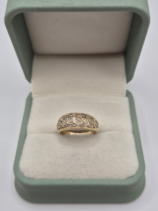 9ct gold diamond ring