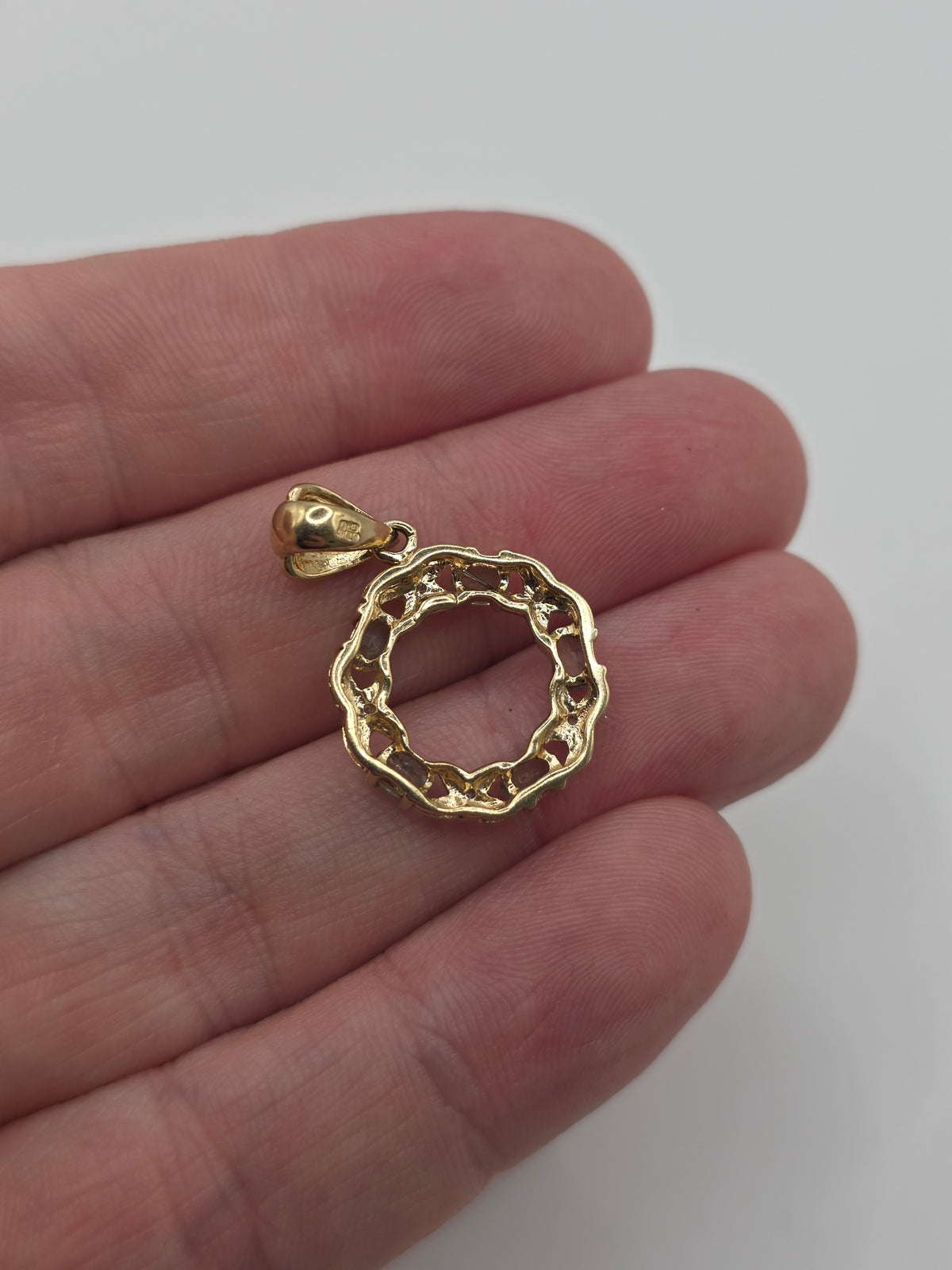 9ct gold alexandrite and diamond pendant