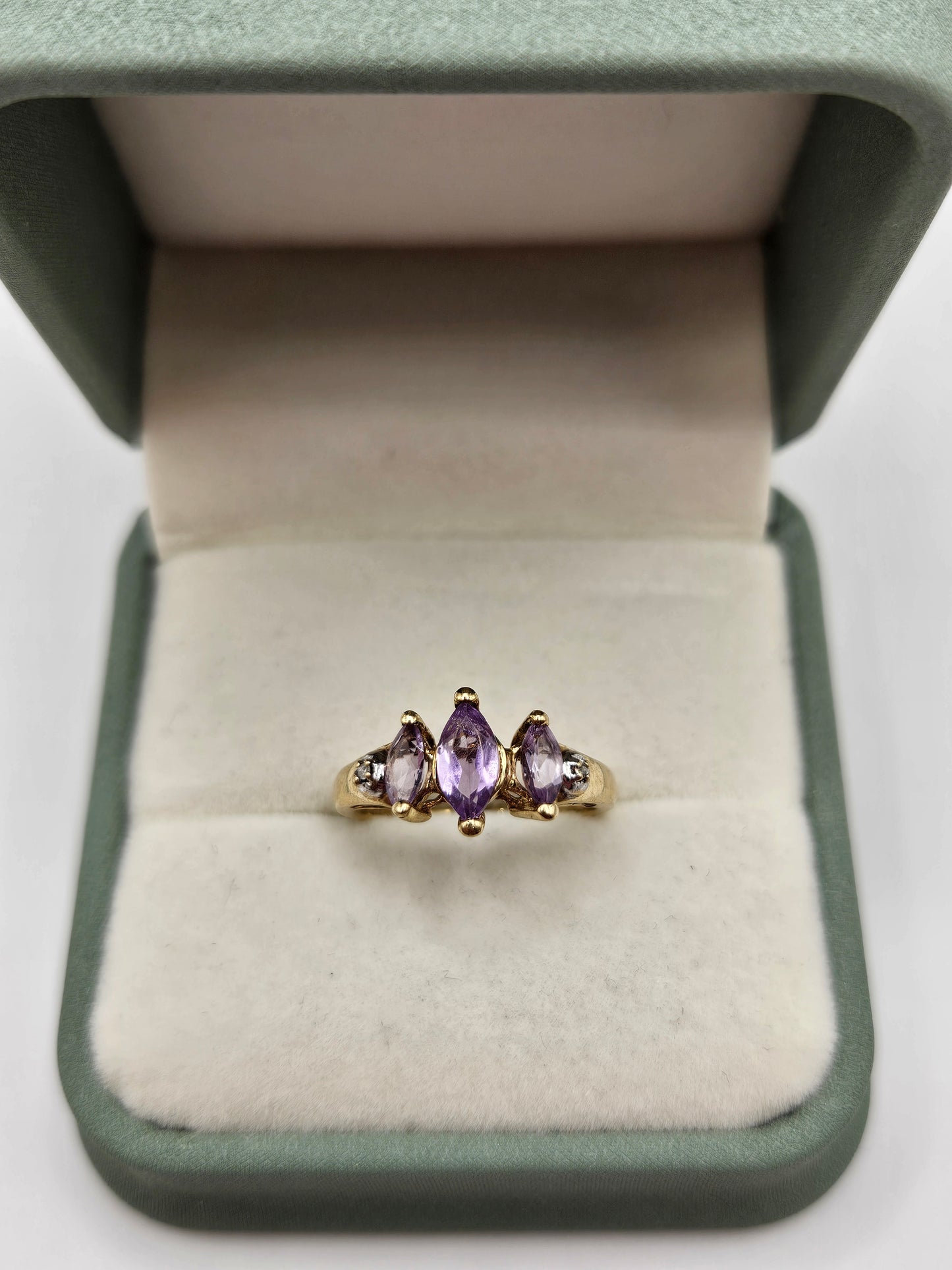 9ct gold amethyst and diamond ring