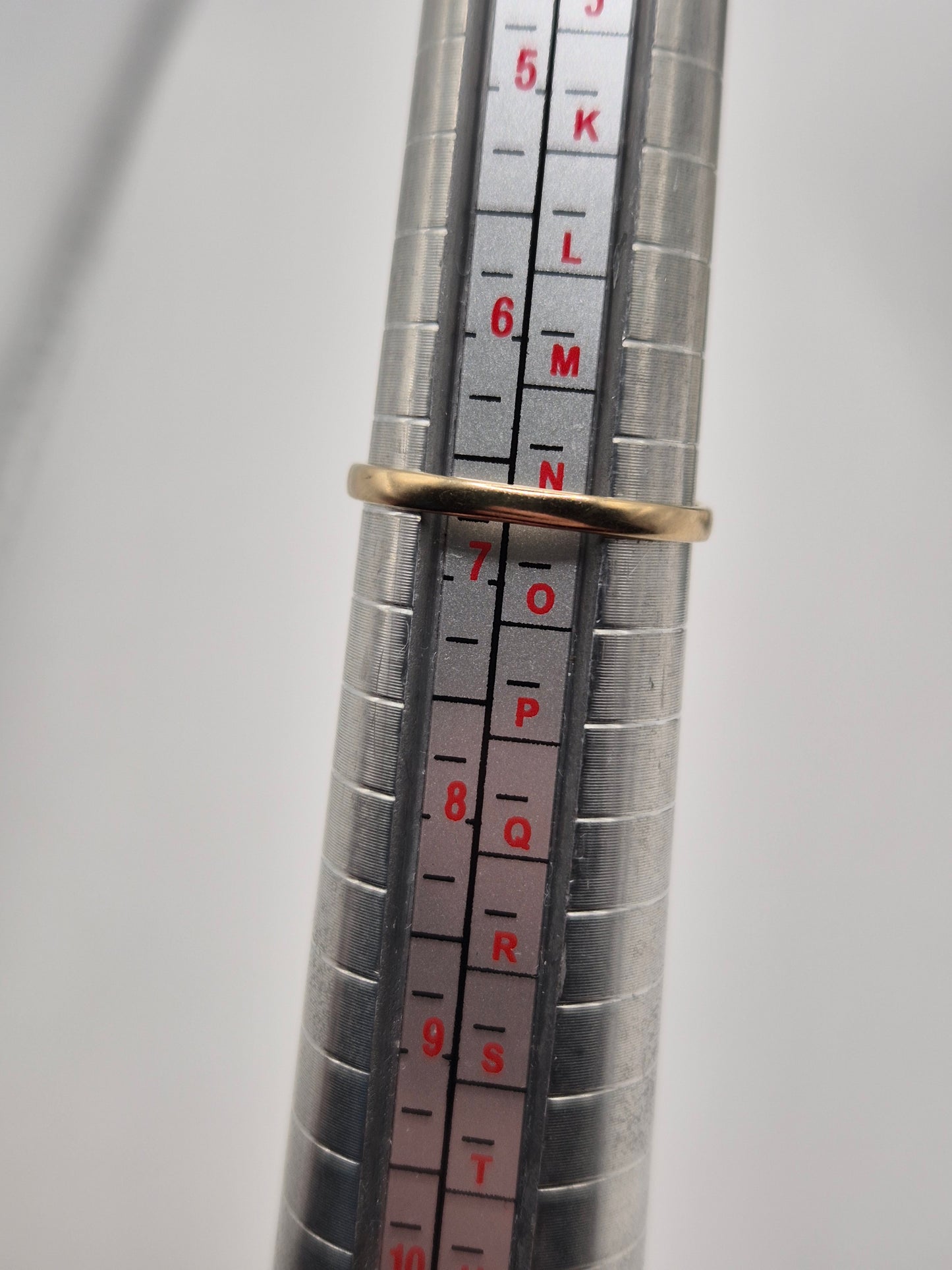 9ct gold sapphire and diamond ring