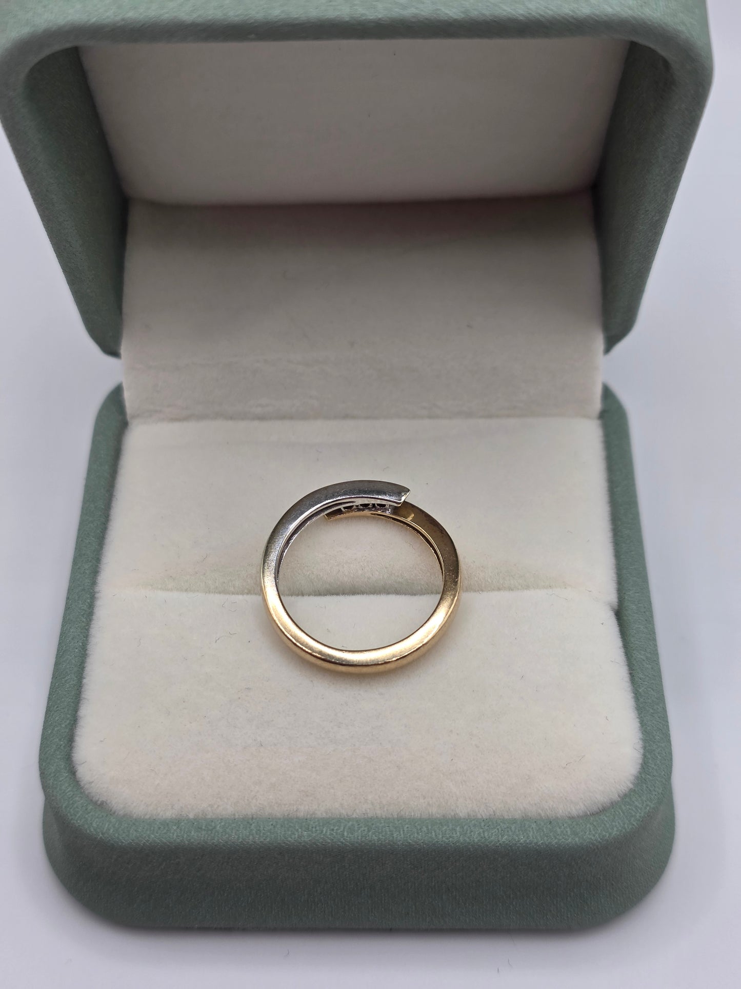 9ct two tone gold diamond ring